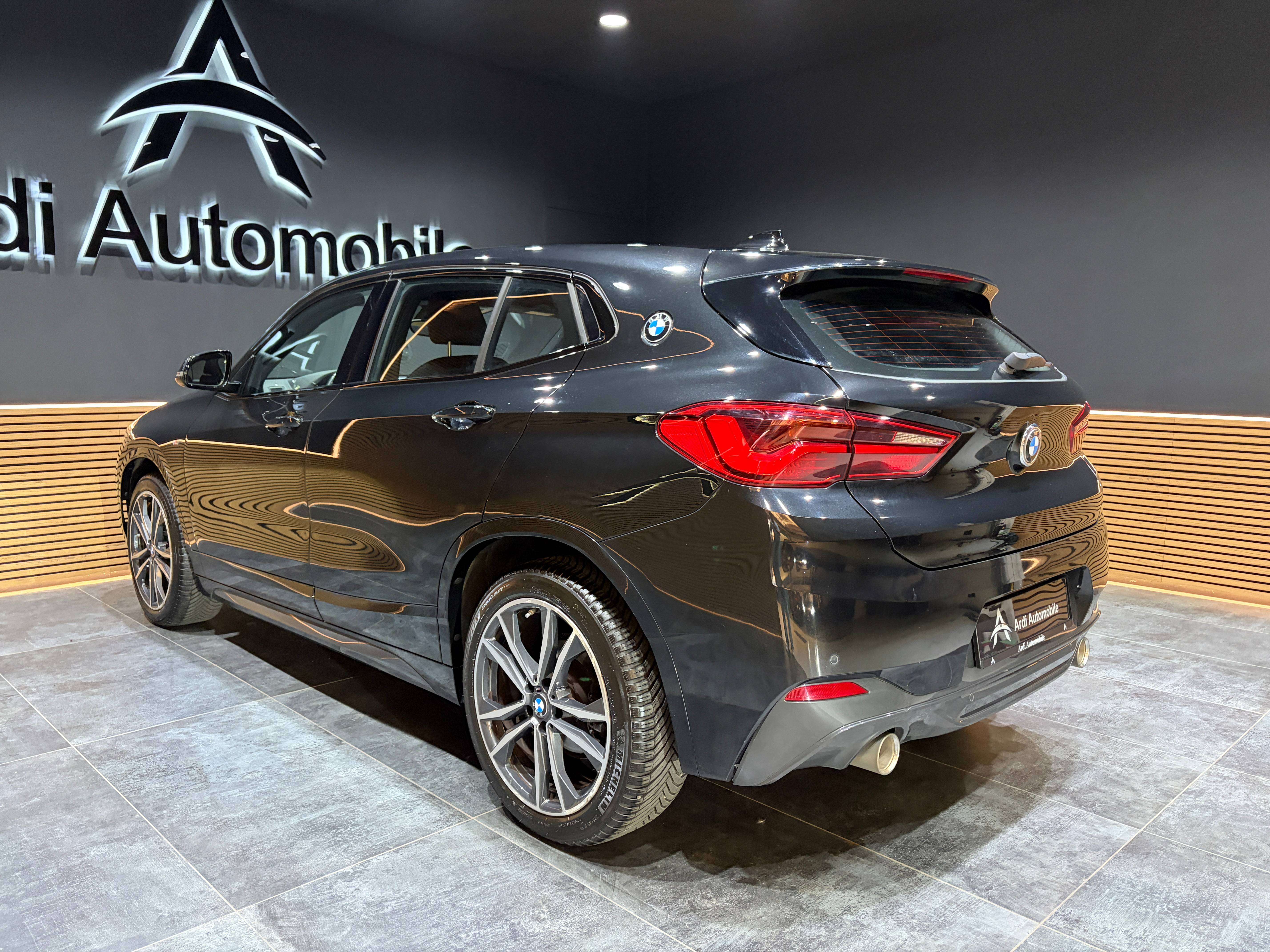 BMW X2 2.0 dA sDrive18 *PACK M*SIEGE CHAUFF*LED AMBIANCE*GARANTIE* thumbnail