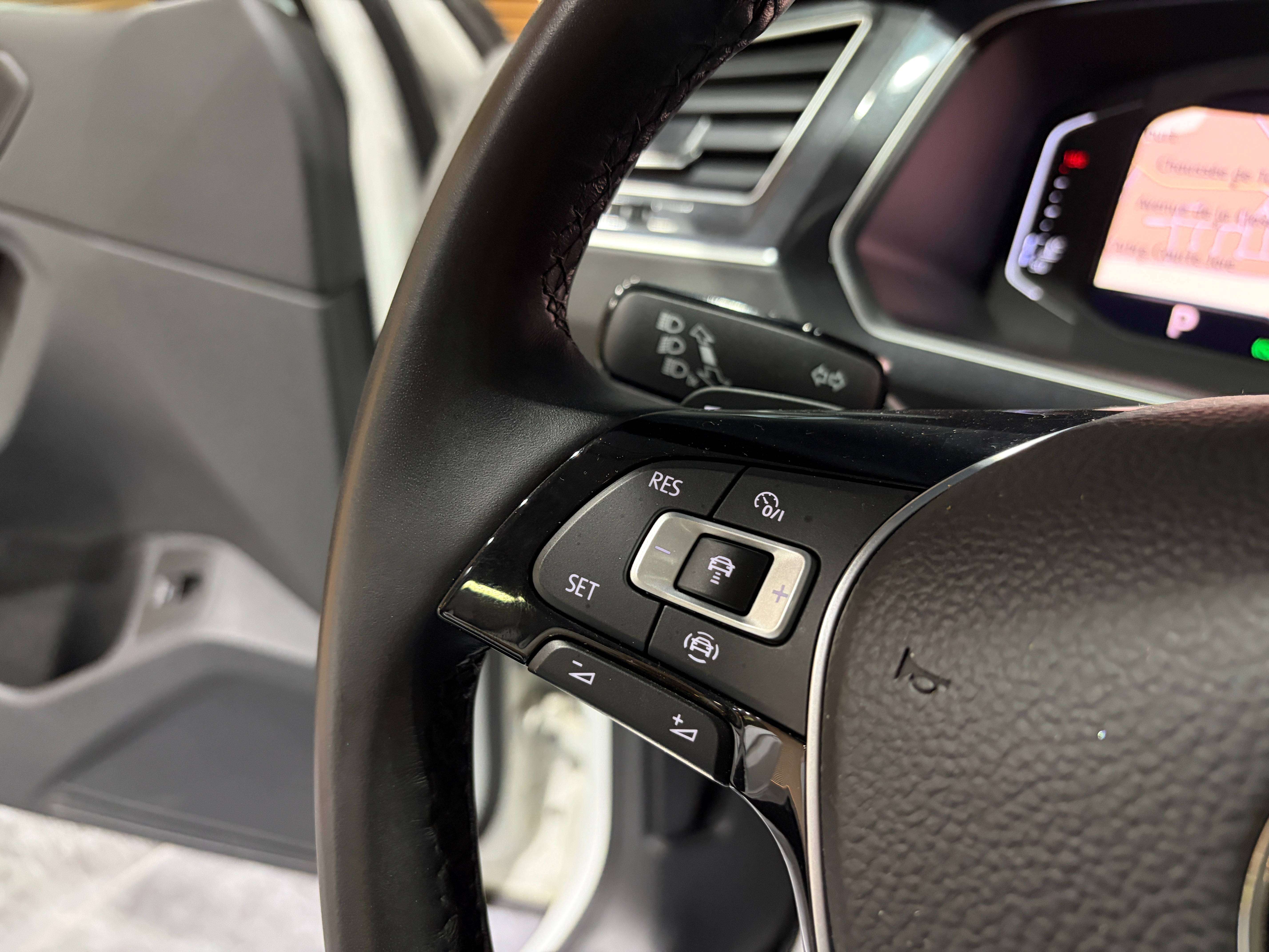 Volkswagen Tiguan 2.0 TSI 4Motion DSG *R Line*CAMERA*LED*1ER PROPRIO*GARANTIE* thumbnail