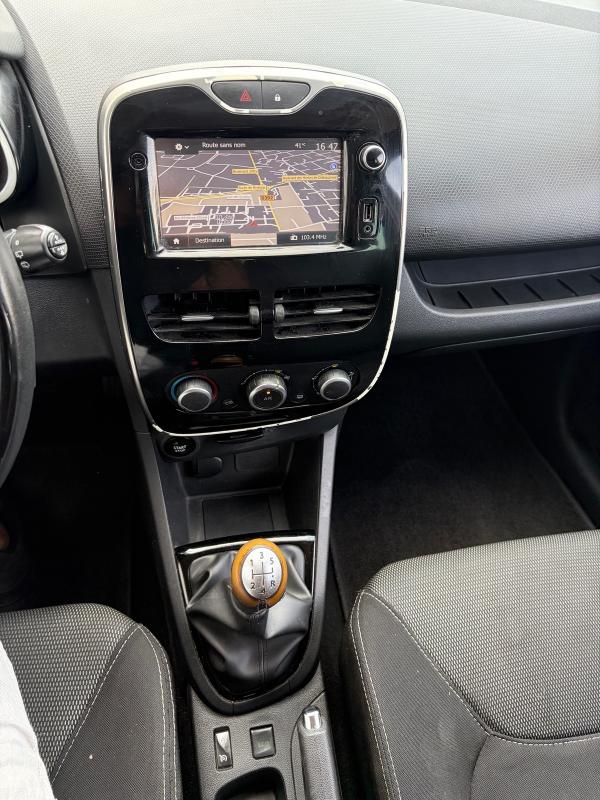 Renault Clio IV 2016 1,5L DCI STYLE SUIVI FACTURES GPS BLUETOOTH RADAR USS AUX RÉGULATEUR