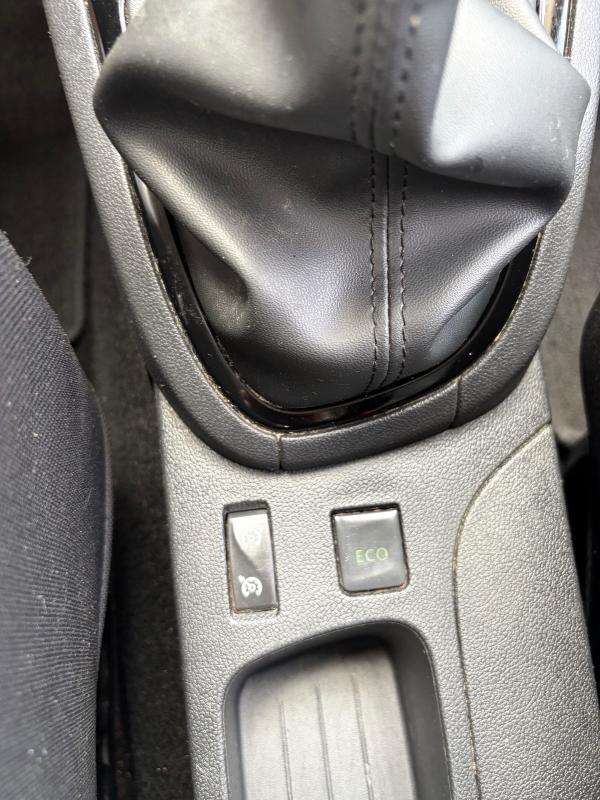 Renault Clio IV 2016 1,5L DCI STYLE SUIVI FACTURES GPS BLUETOOTH RADAR USS AUX RÉGULATEUR