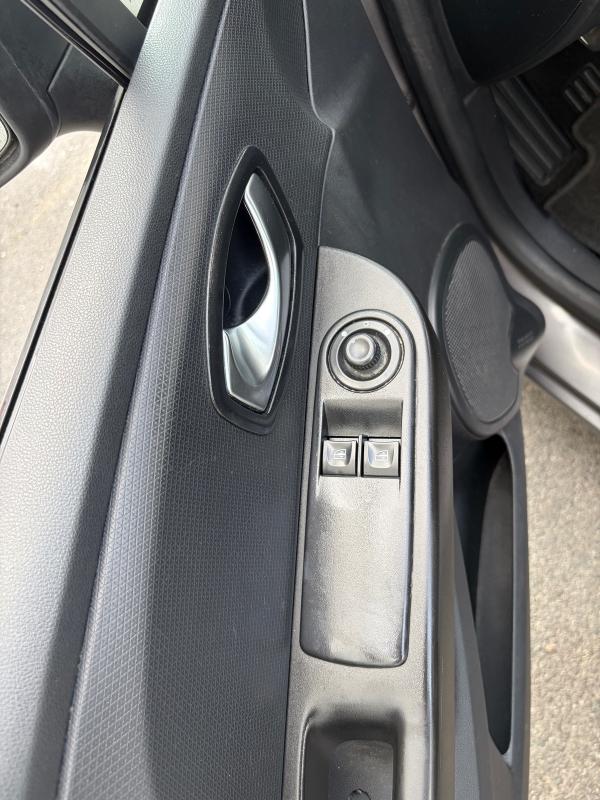 Renault Clio IV 2016 1,5L DCI STYLE SUIVI FACTURES GPS BLUETOOTH RADAR USS AUX RÉGULATEUR