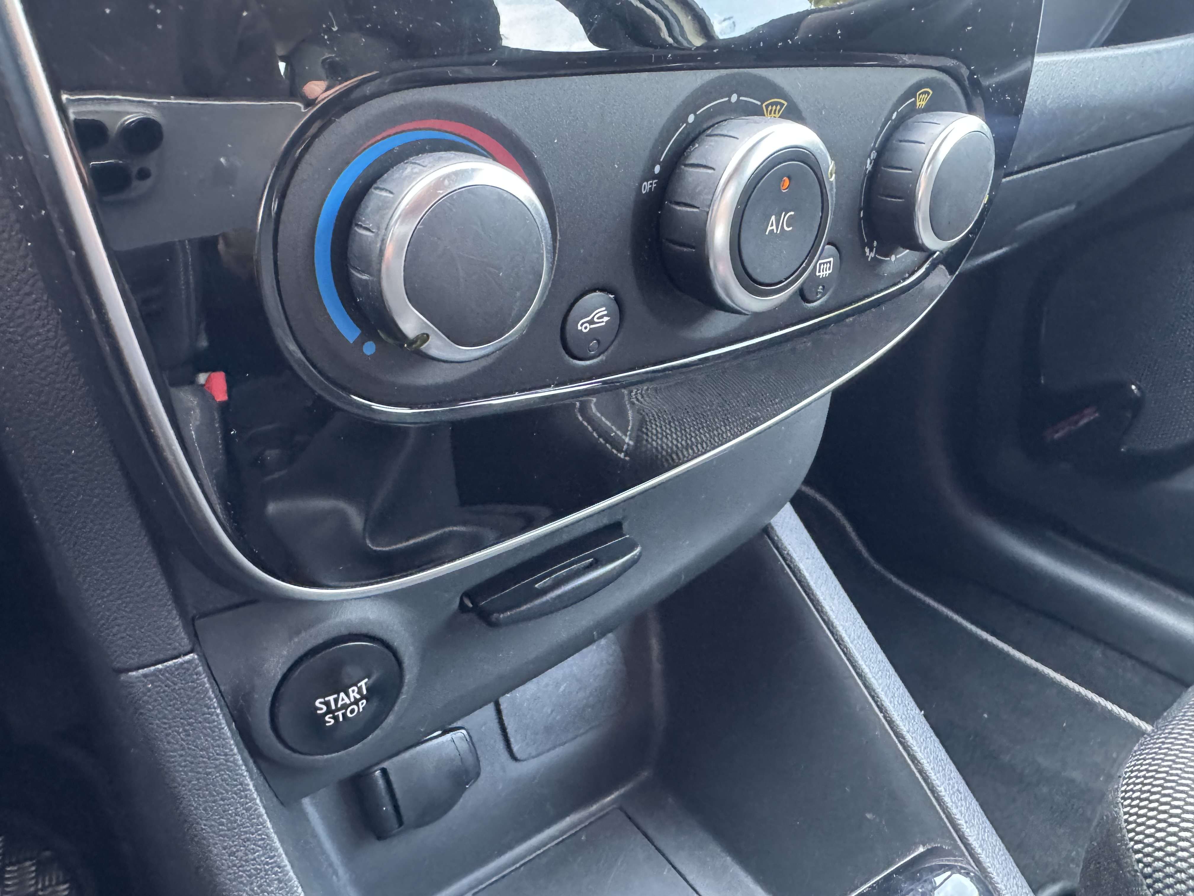 Renault Clio Clio 1.2i Limited*NAVI*CLIM*CAMERA*GARANTIE DE 12 MOIS