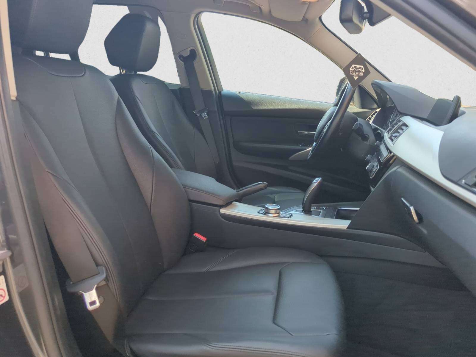 BMW 316 Touring / Automatic / Carplay / Android Auto