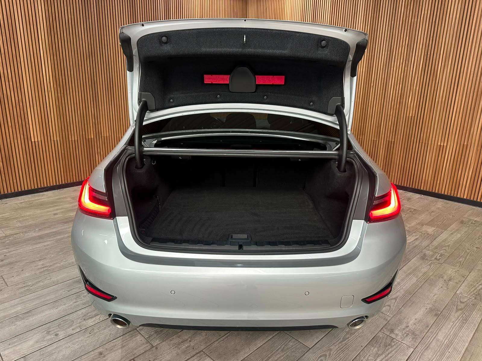 BMW 330 eA  SportLine Alu17"/Leder/Led/Dab/Carplay *1j garantie*