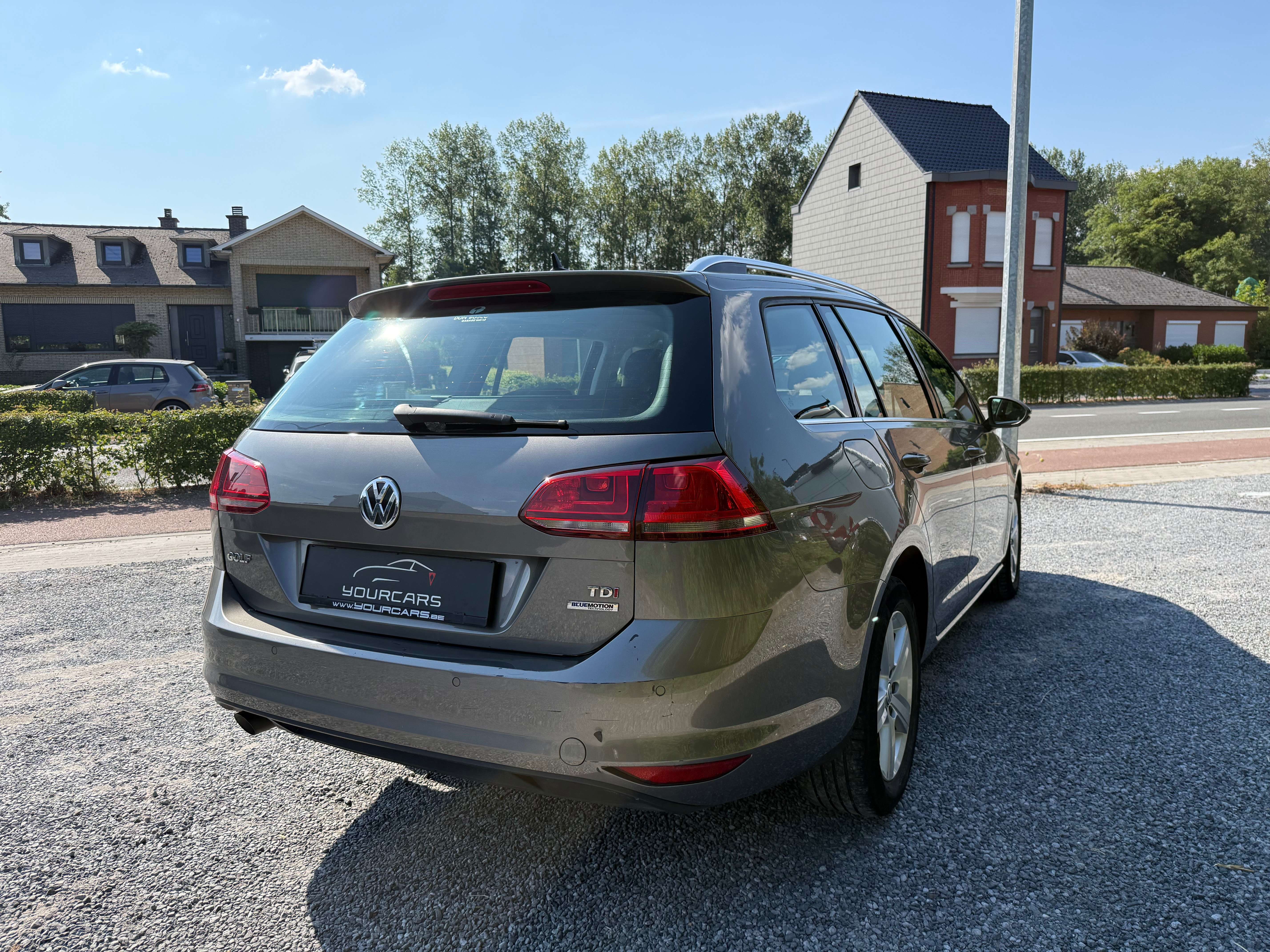 Volkswagen Golf 1.6 TDi Highline * GPS * 1ste OWNER * FULL VW SERVICE