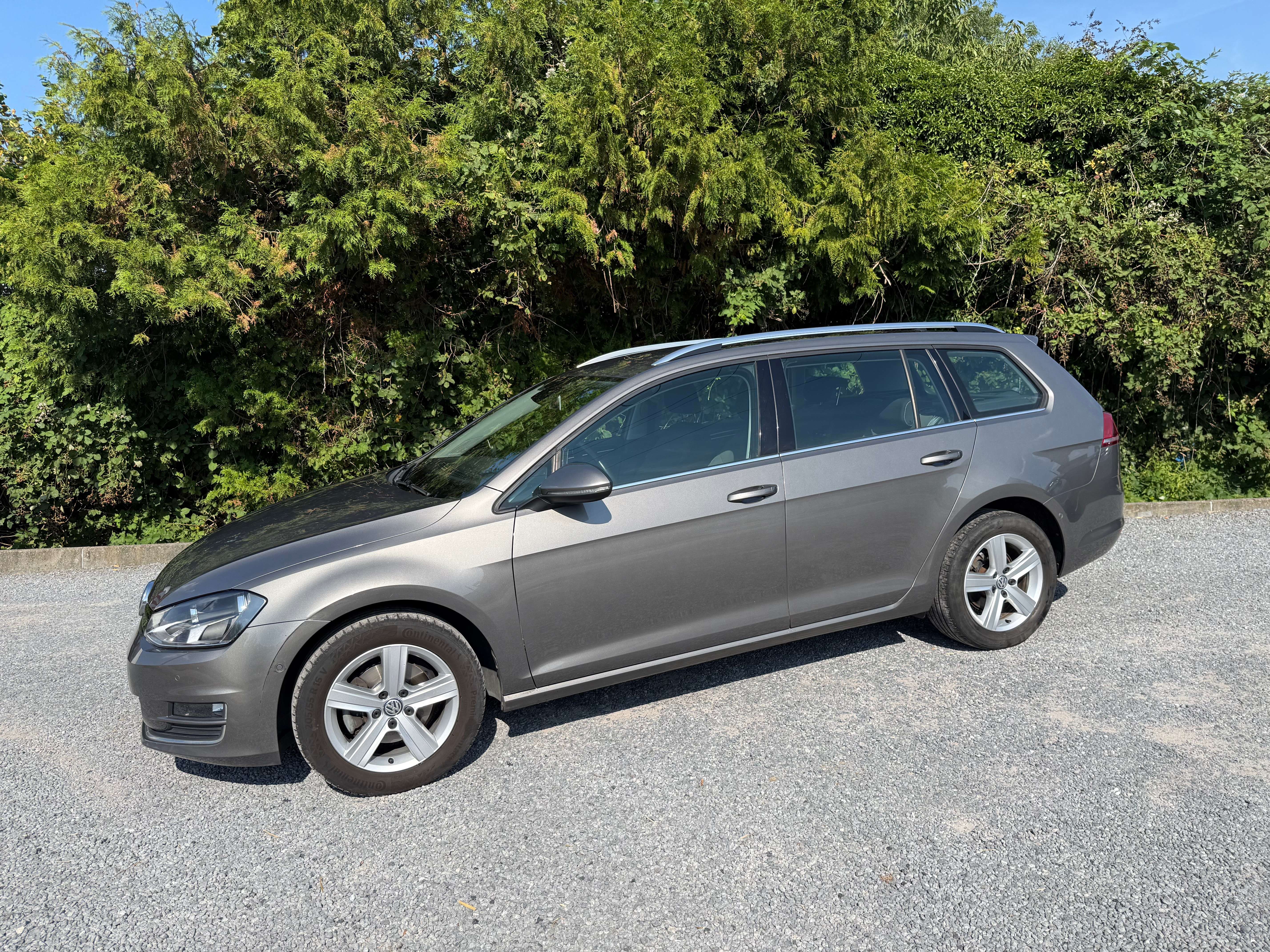 Volkswagen Golf 1.6 TDi Highline * GPS * 1ste OWNER * FULL VW SERVICE
