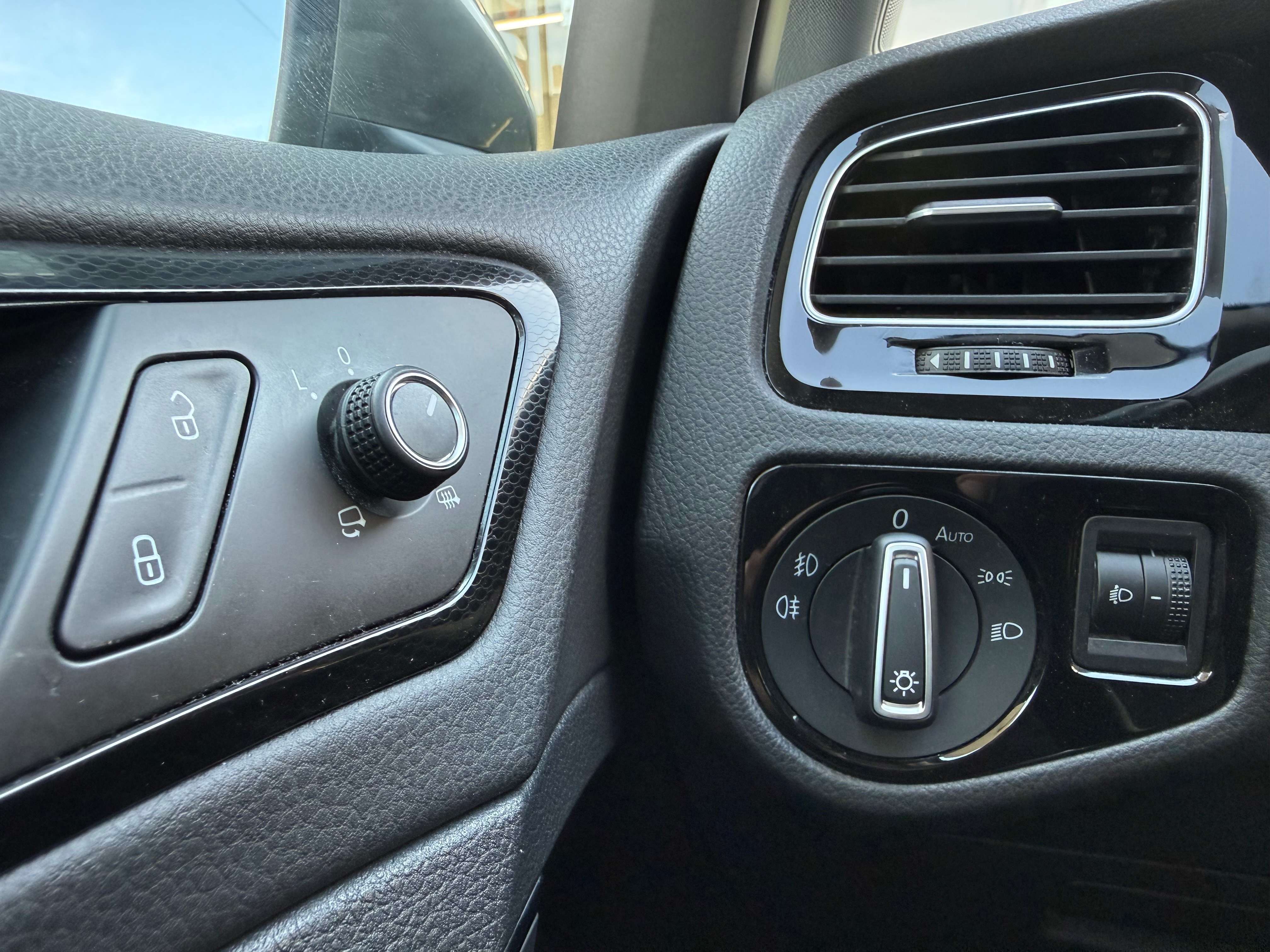 Volkswagen Golf 1.6 TDi Highline * GPS * 1ste OWNER * FULL VW SERVICE