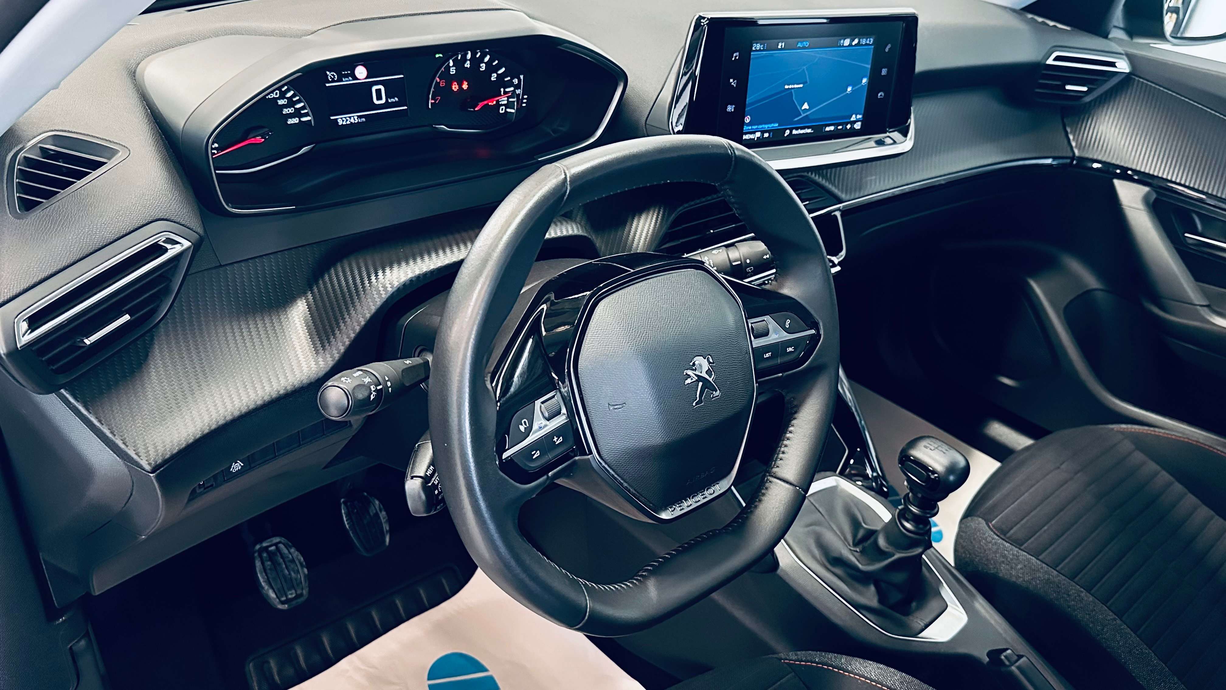 Peugeot 2008 1.5 PDC CAMERA NAVI CLIM CRUISE LIM BLUETOOTH thumbnail