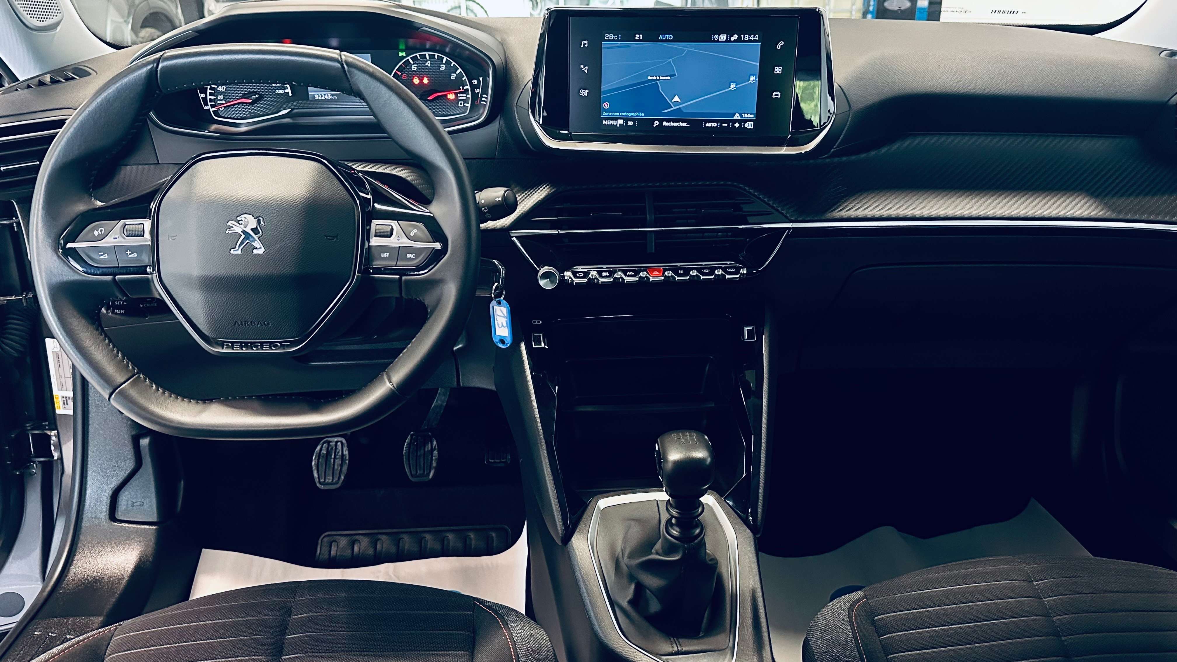 Peugeot 2008 1.5 PDC CAMERA NAVI CLIM CRUISE LIM BLUETOOTH thumbnail