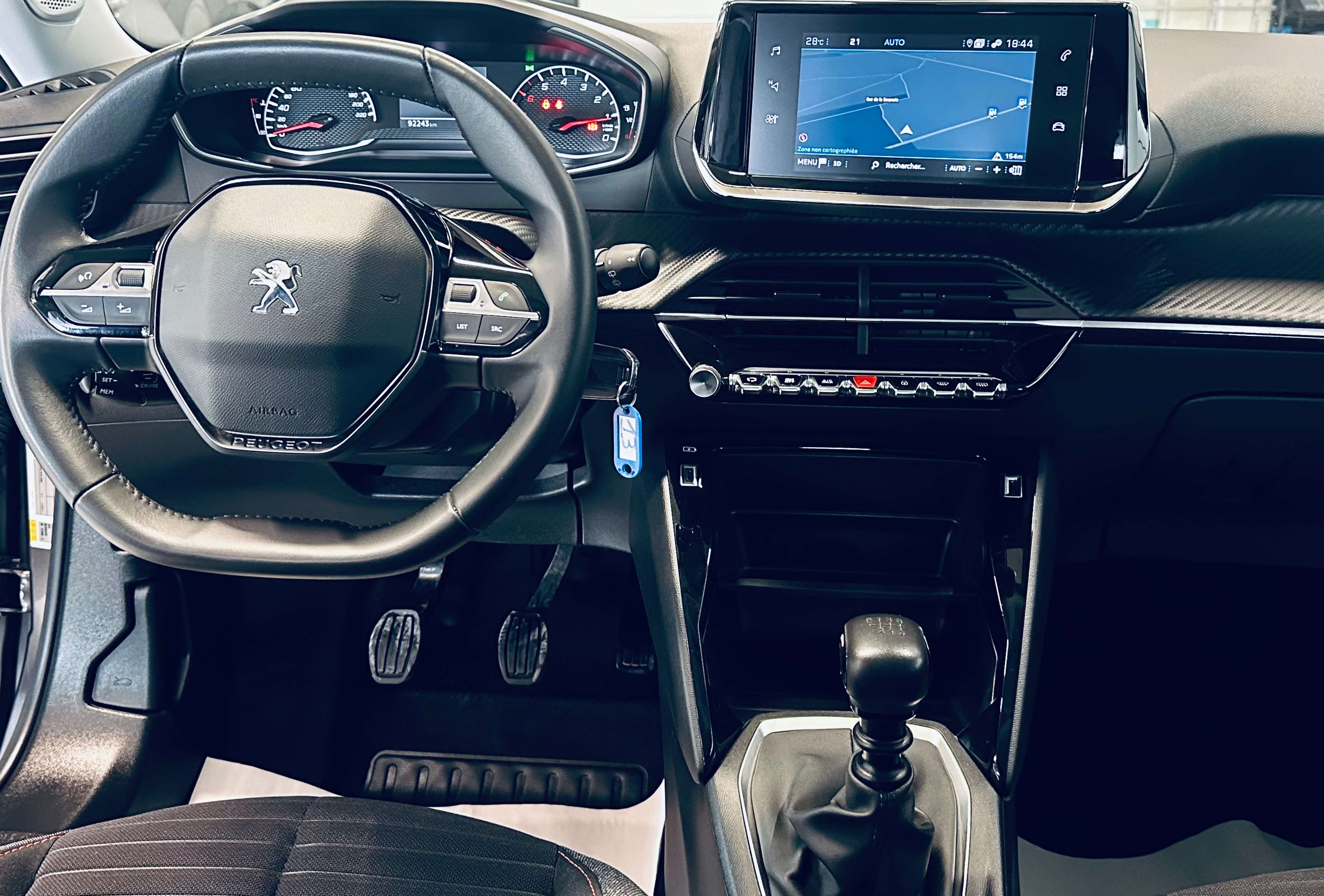 Peugeot 2008 1.5 PDC CAMERA NAVI CLIM CRUISE LIM BLUETOOTH thumbnail