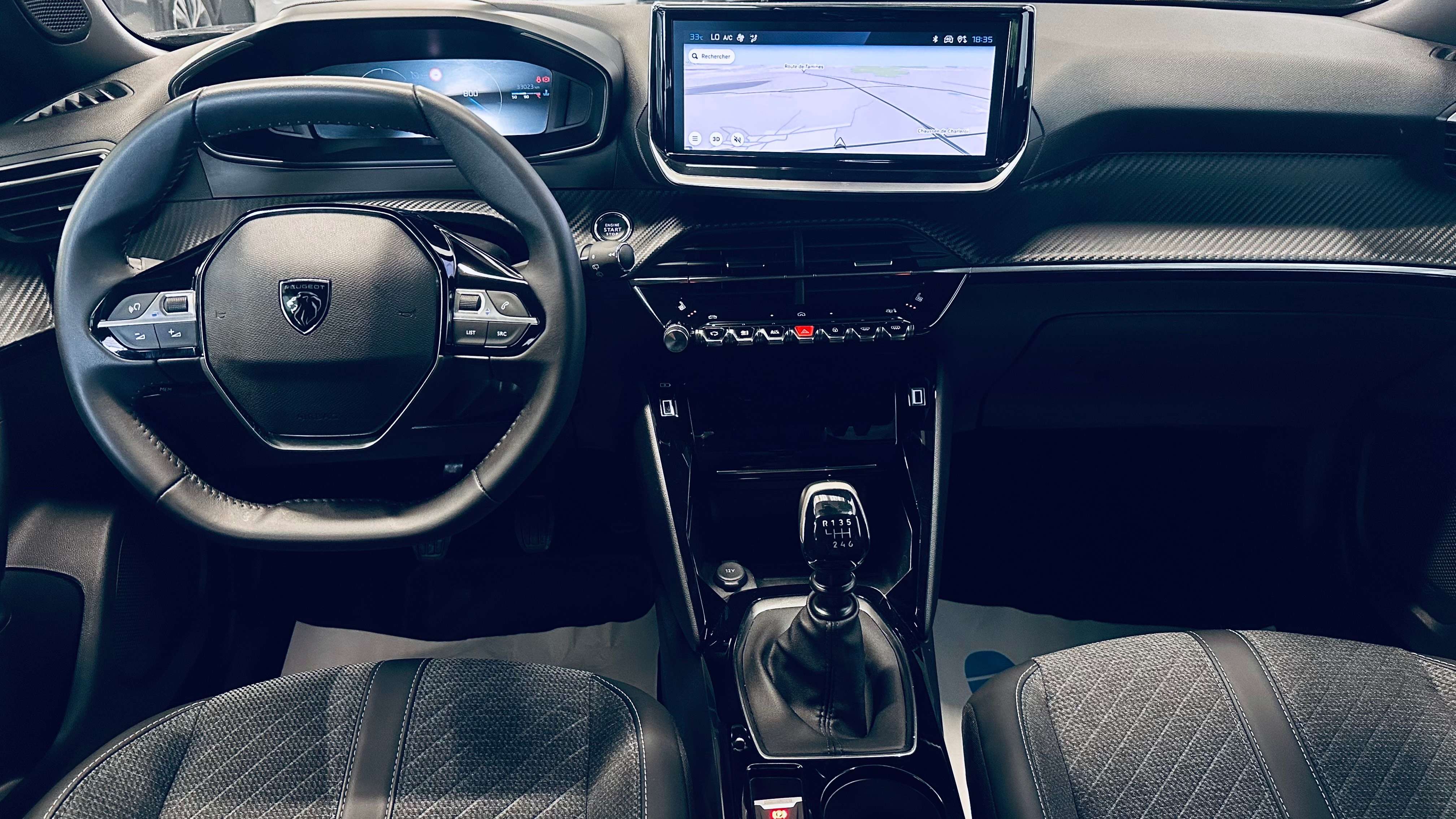 Peugeot 2008 1.2 Turbo *33.023km*BLACK EDIT PDC CAMERA CARPLAY NAVI CLIM CRUISE LIM