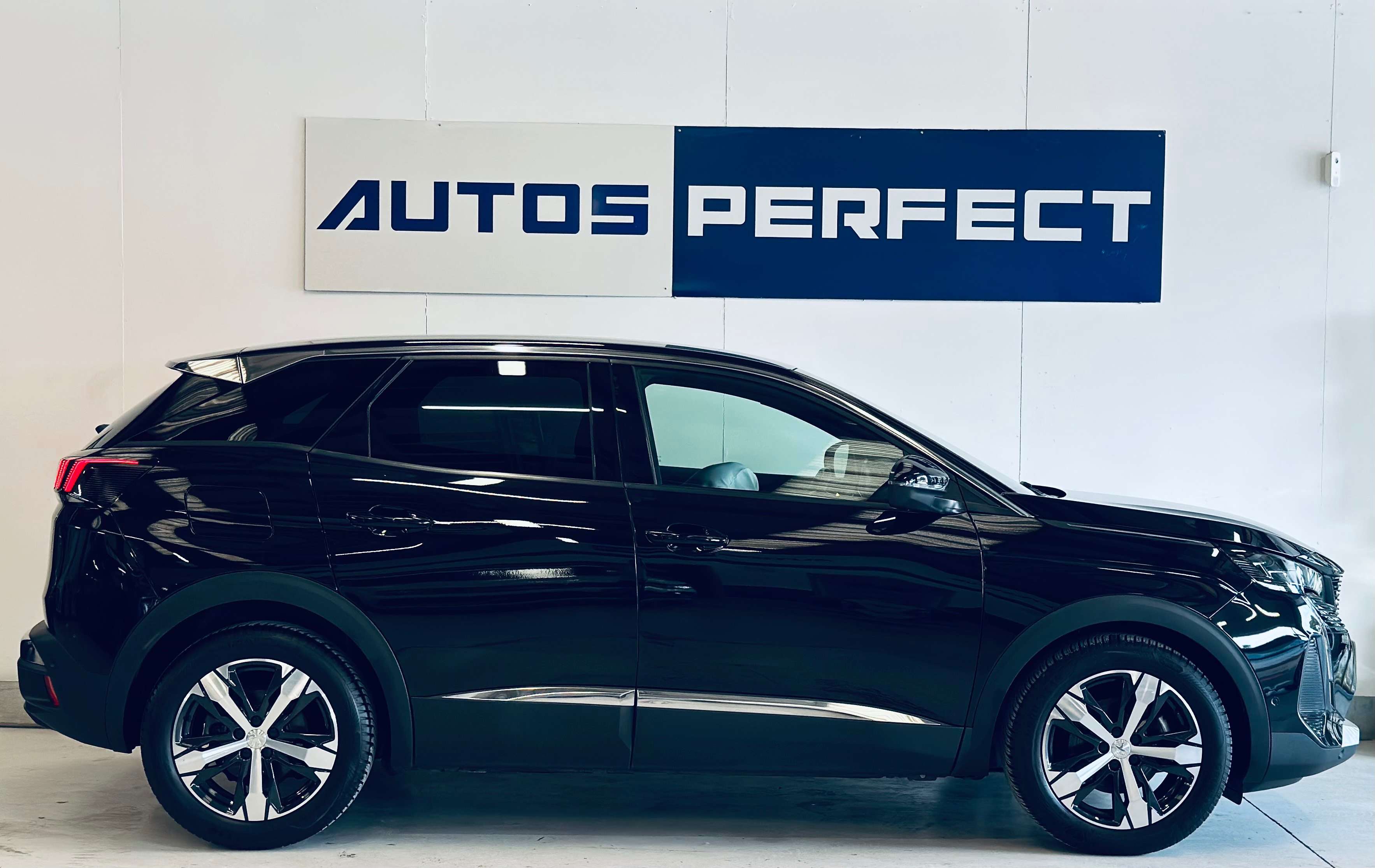 Peugeot 3008 1.5 BlueHDi BOITE AUTO PALETTE NAVI CARPLAY CAMERA PDC