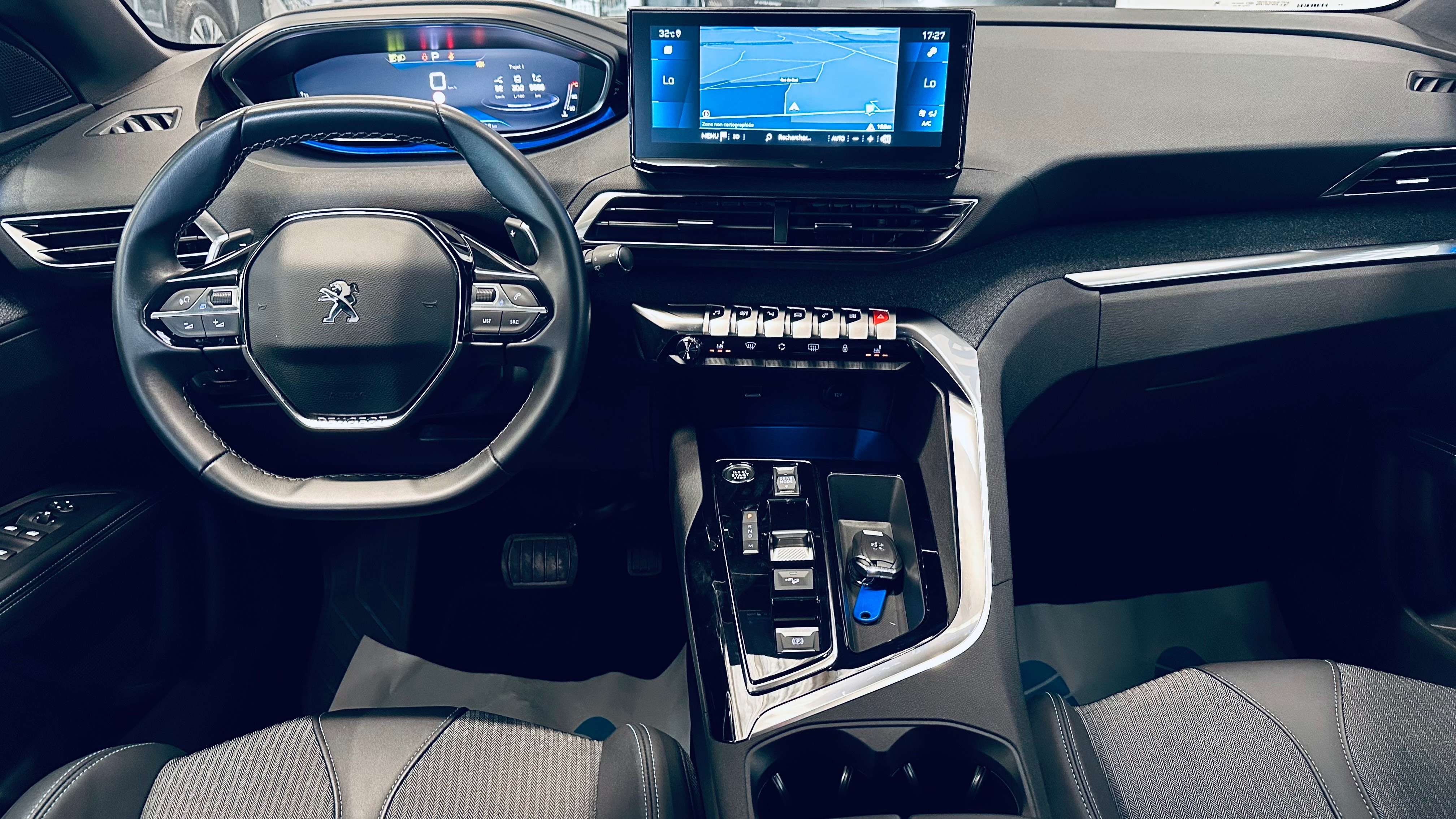 Peugeot 3008 1.5 BlueHDi BOITE AUTO PALETTE NAVI CARPLAY CAMERA PDC