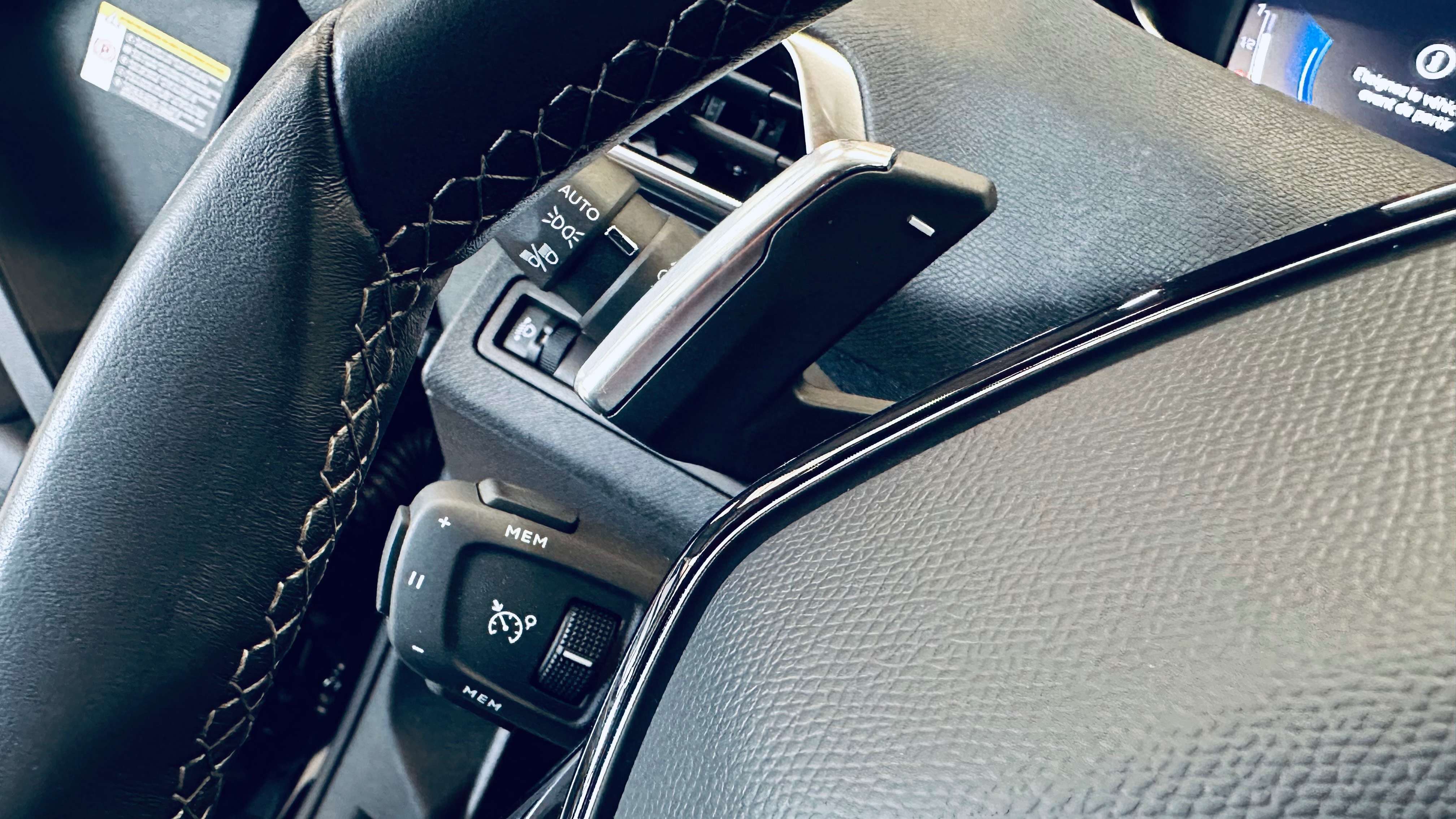 Peugeot 3008 1.5 BlueHDi BOITE AUTO PALETTE NAVI CARPLAY CAMERA PDC