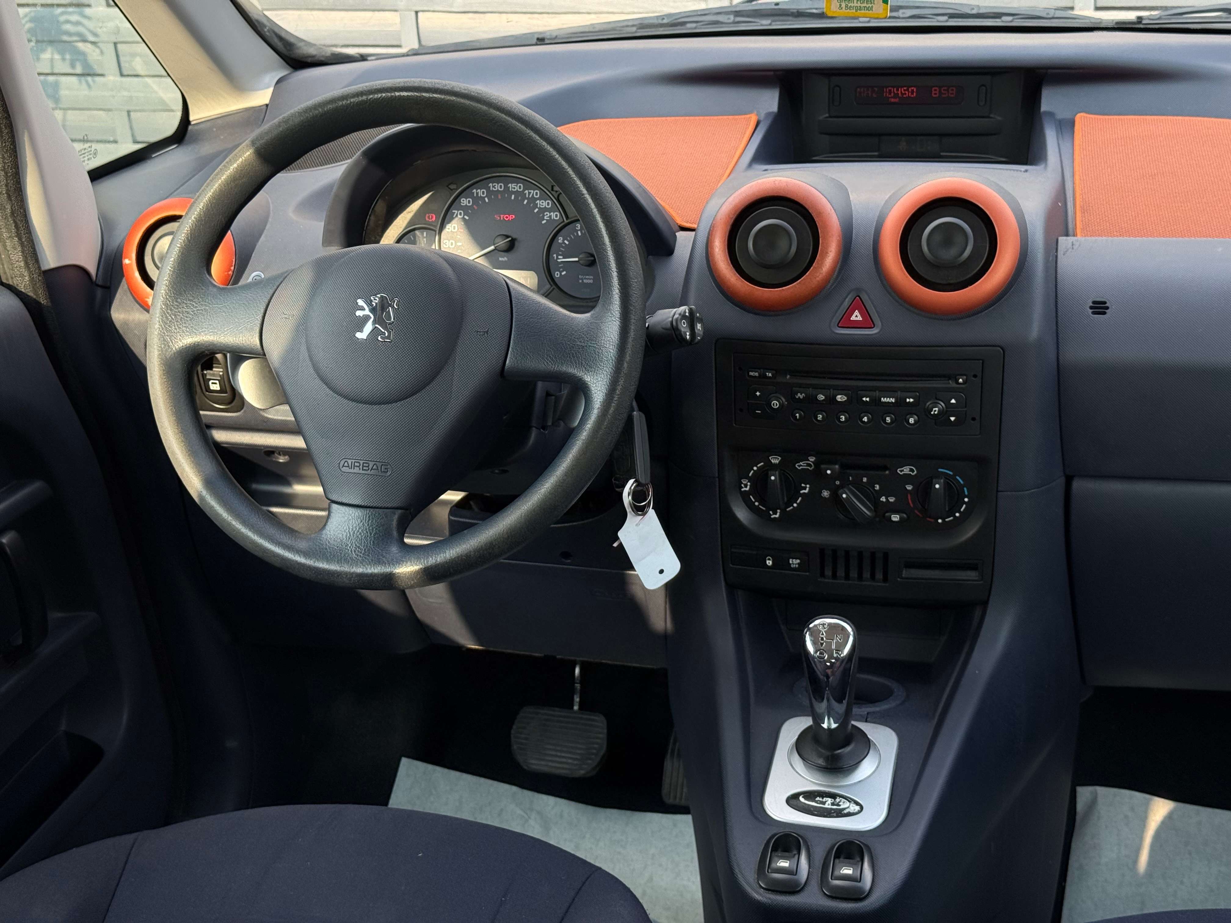 Peugeot 1007 1007 1.4i */*BOITE AUTO+CARNET*/*