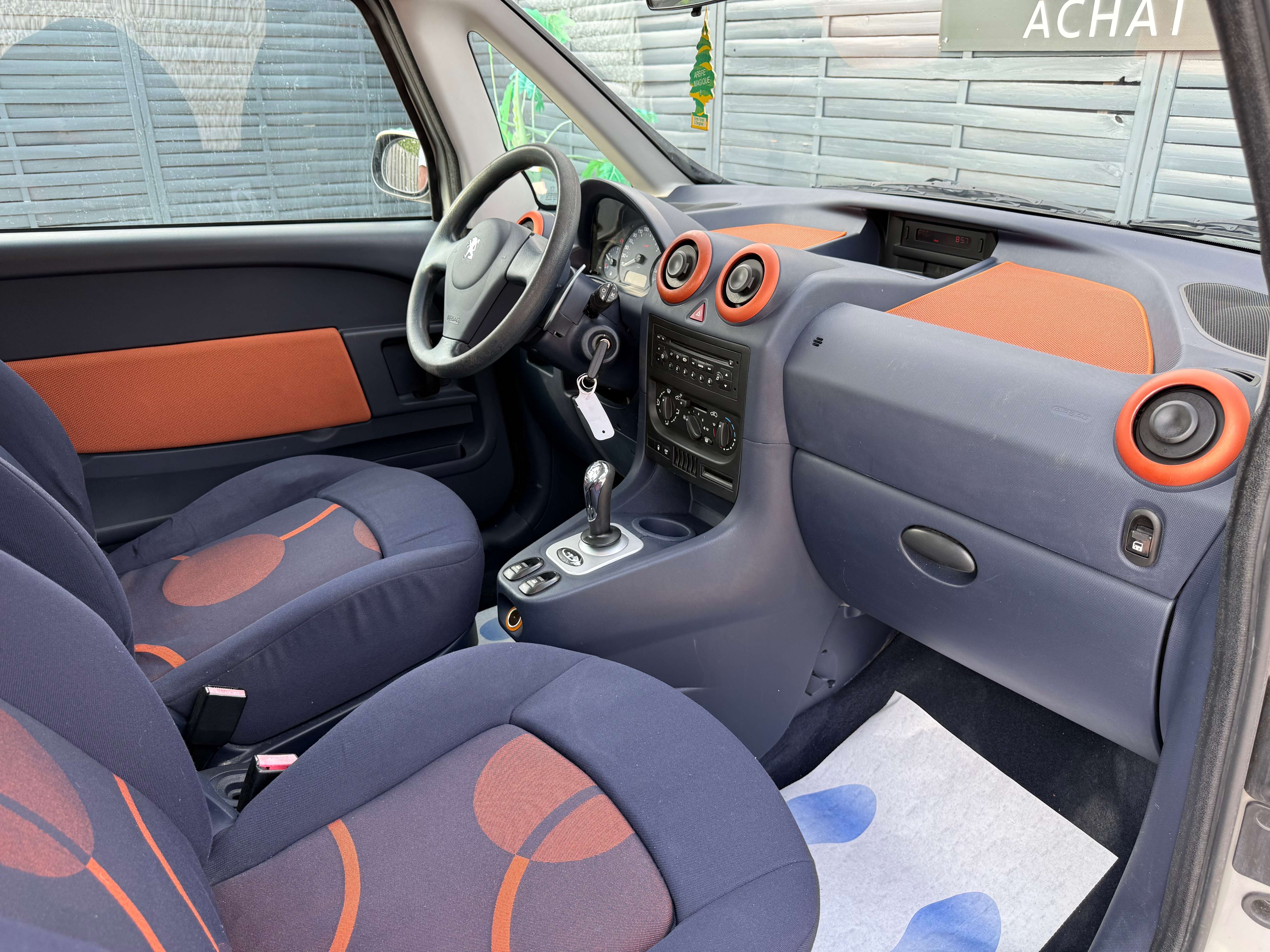 Peugeot 1007 1007 1.4i */*BOITE AUTO+CARNET*/*