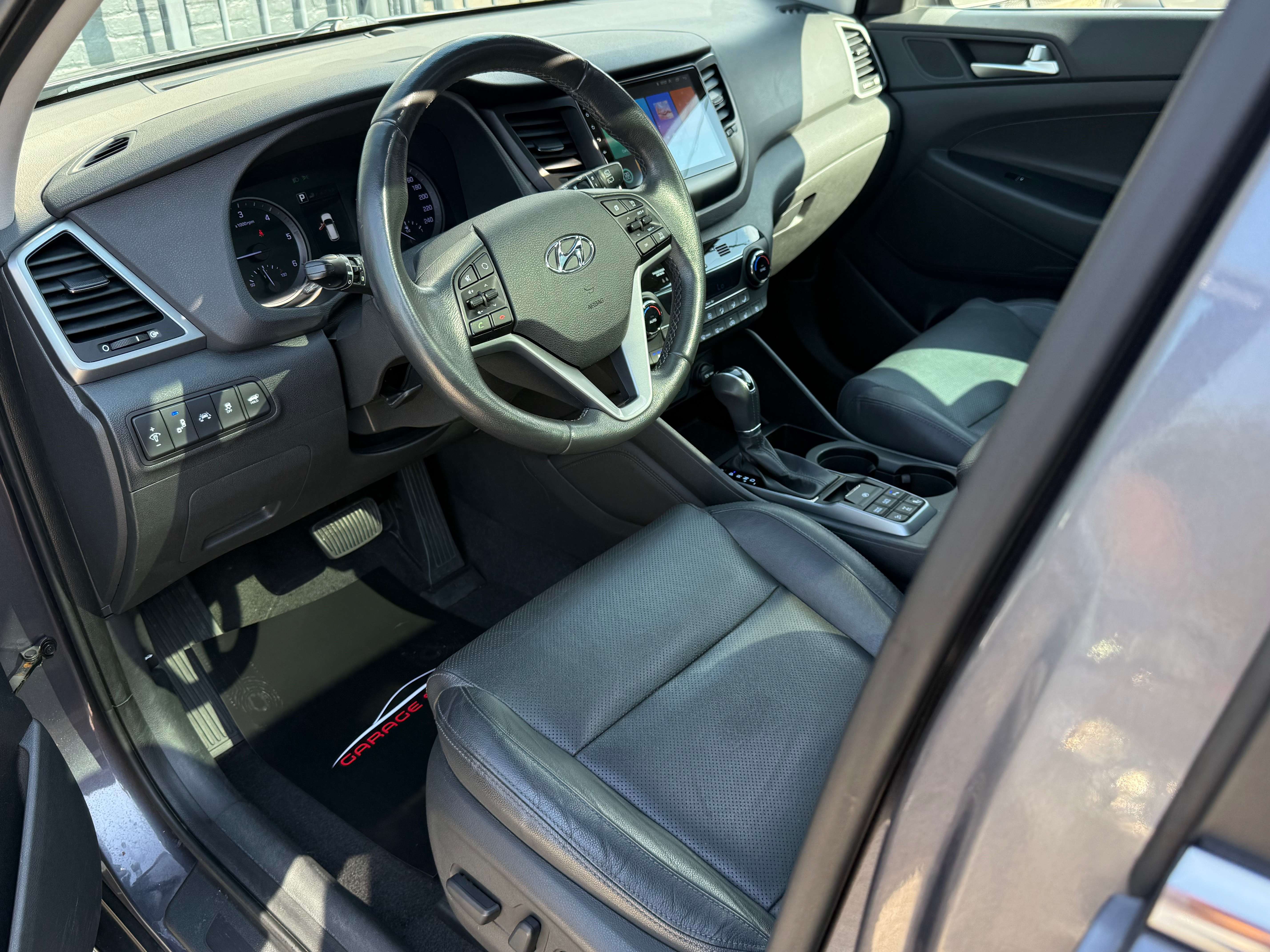 Hyundai TUCSON Tucson 2.0 CRDi 4WD Executive /Automatique/Navi/Cuir/ToitPano/Led/Xénons/Caméra/Pdc/4x4/Garantie/