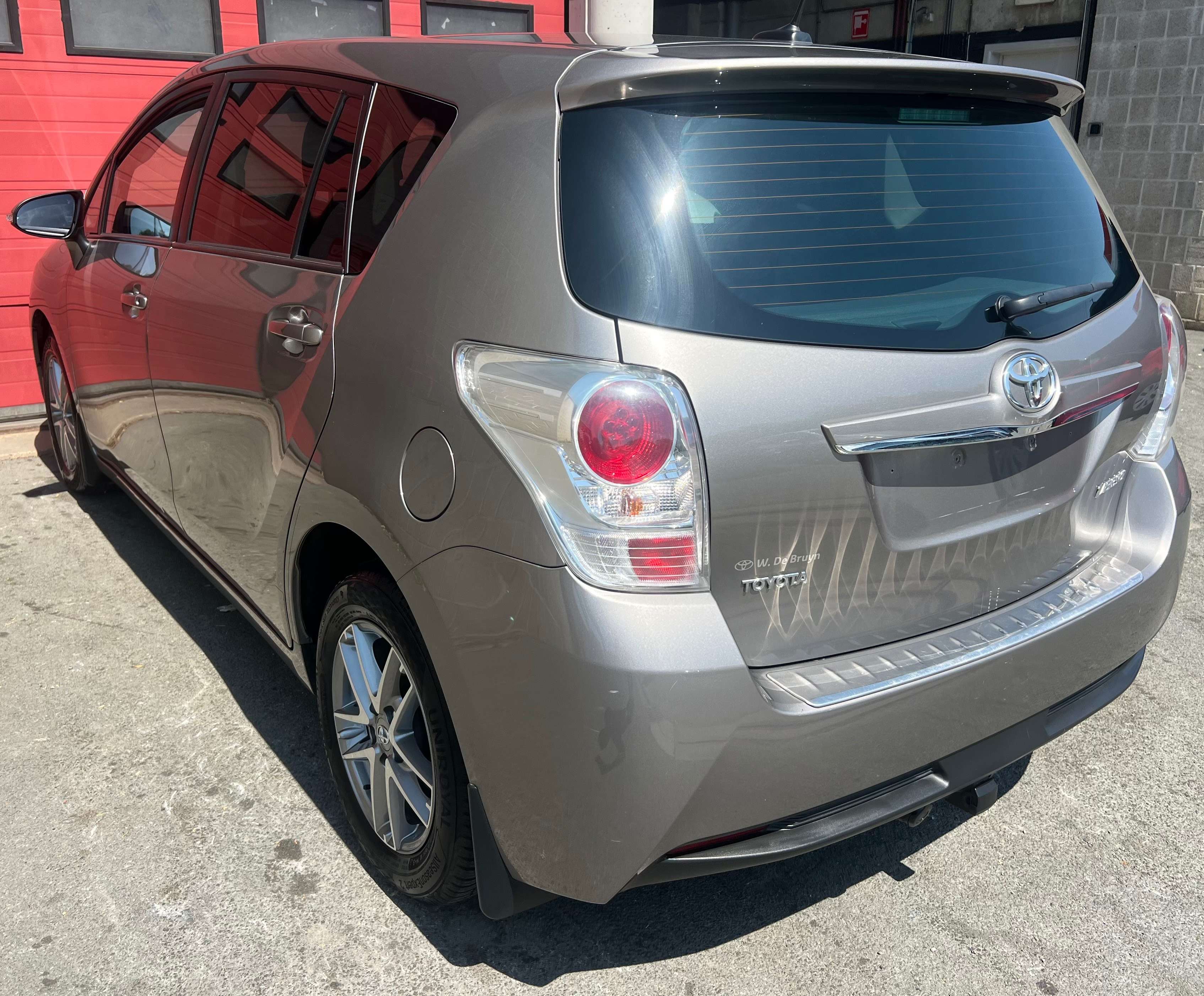 Toyota Verso 1.8i Dynamic 5pl. + GARANTIE + CAMÉRA + NAVI + CLIM + PANO