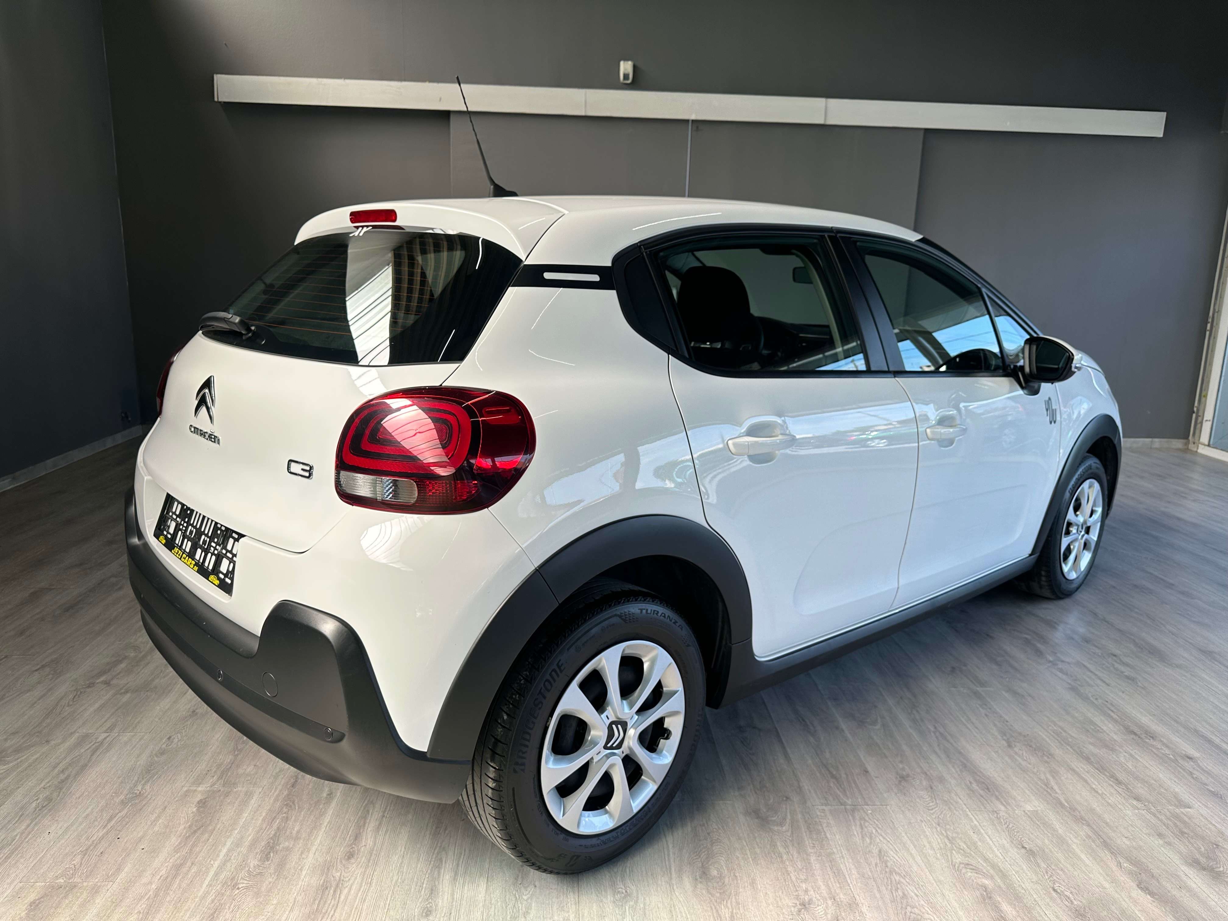 Citroen C3 C3 1.2i PureTech * 1 Jaar Garantie *