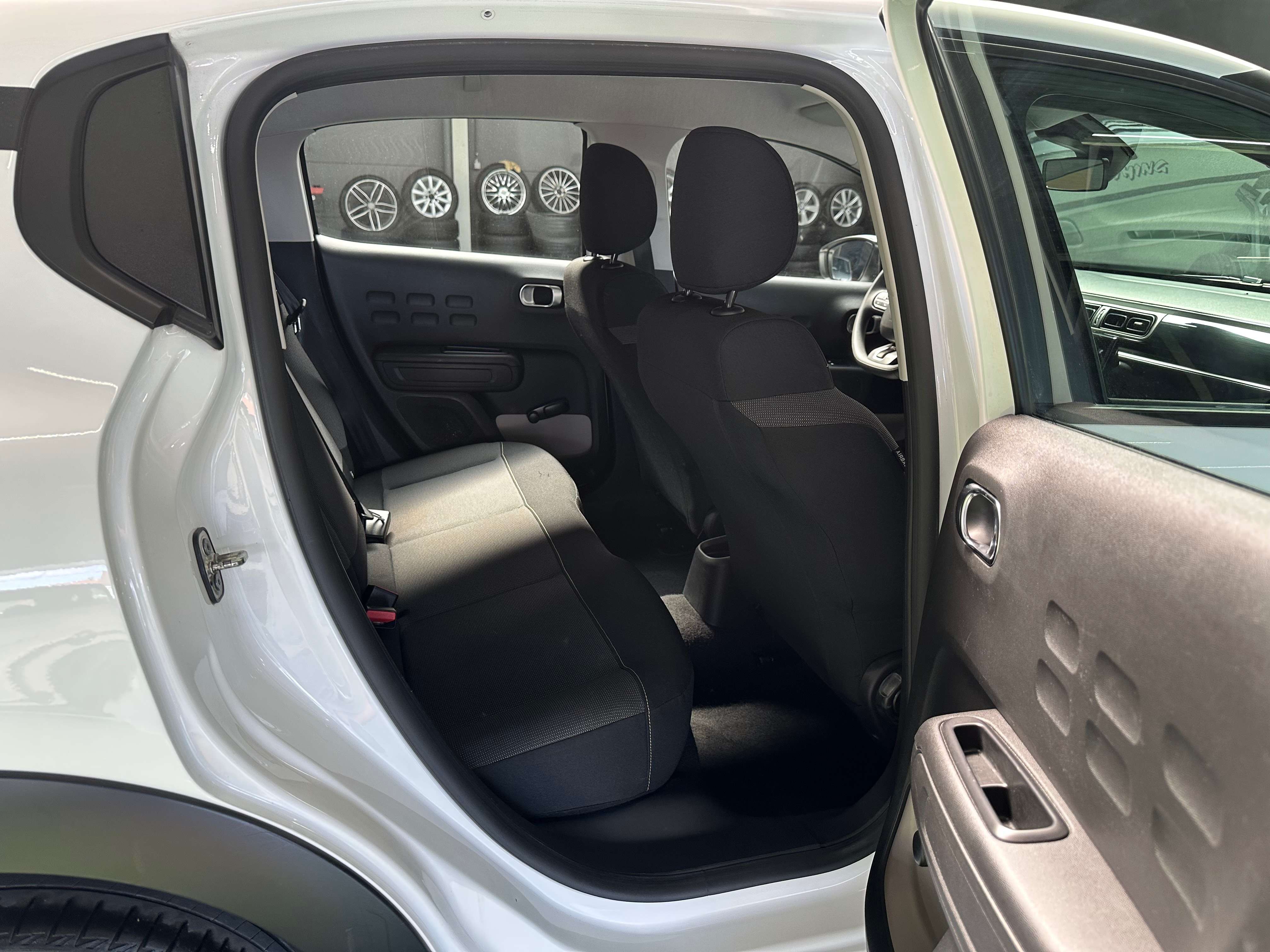 Citroen C3 C3 1.2i PureTech * 1 Jaar Garantie *