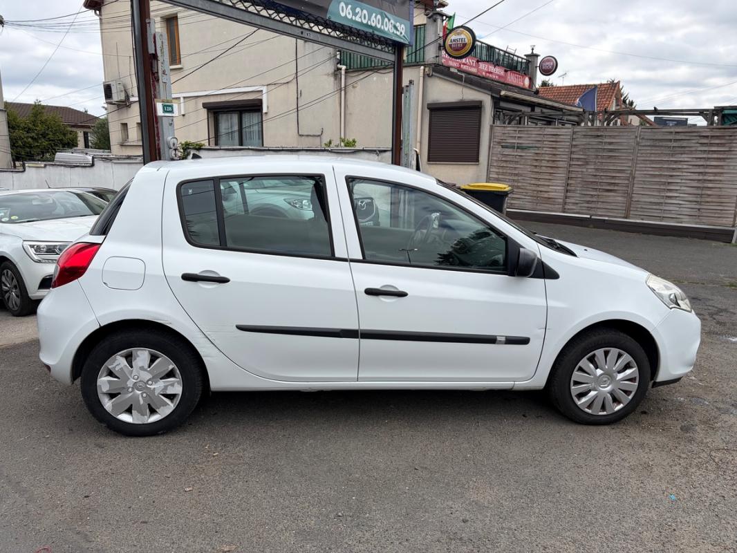 Renault Clio III 1.5L DCI 2011 KIT DISTRIBUTION BLUETOOTH USB AUX FAITE PAYEMENT EN 3 FOIS