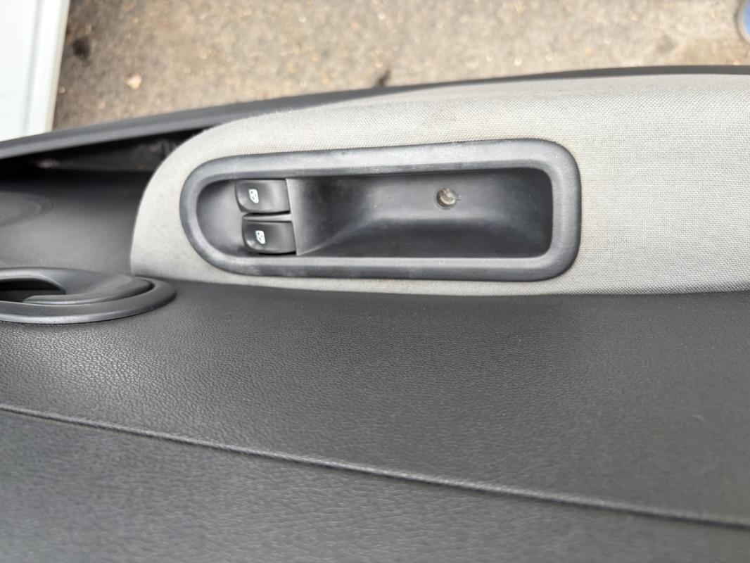 Renault Clio III 1.5L DCI 2011 KIT DISTRIBUTION BLUETOOTH USB AUX FAITE PAYEMENT EN 3 FOIS