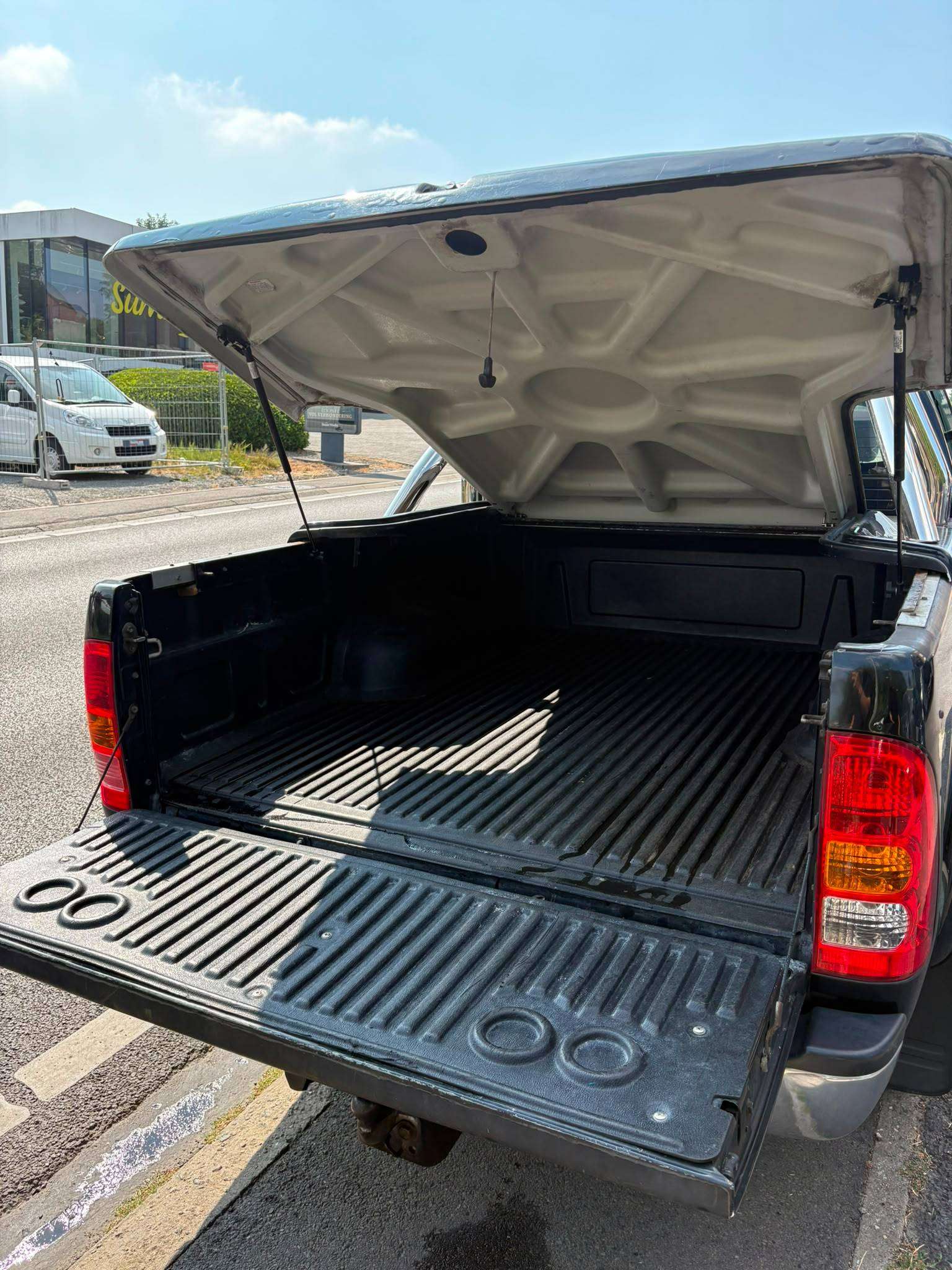 Toyota Hilux 2.5/X-Cab/BTW/TVA//11.500 EX/Belgium Car/Car-Pass/Service History