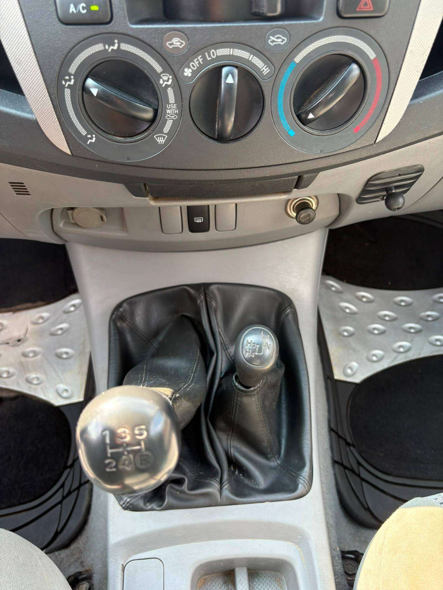 Toyota Hilux 2.5/X-Cab/BTW/TVA//11.500 EX/Belgium Car/Car-Pass/Service History