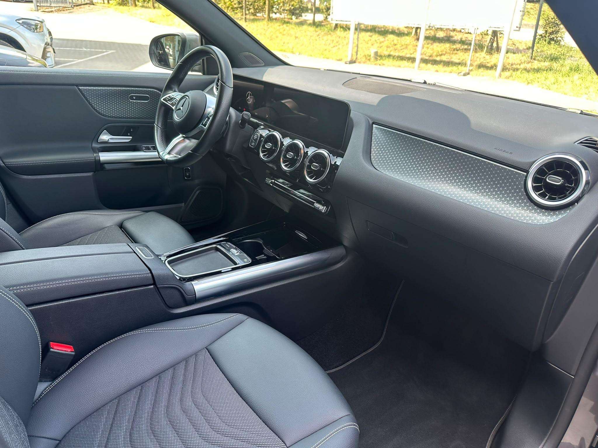 Mercedes-Benz GLA 180 GLA Business Line