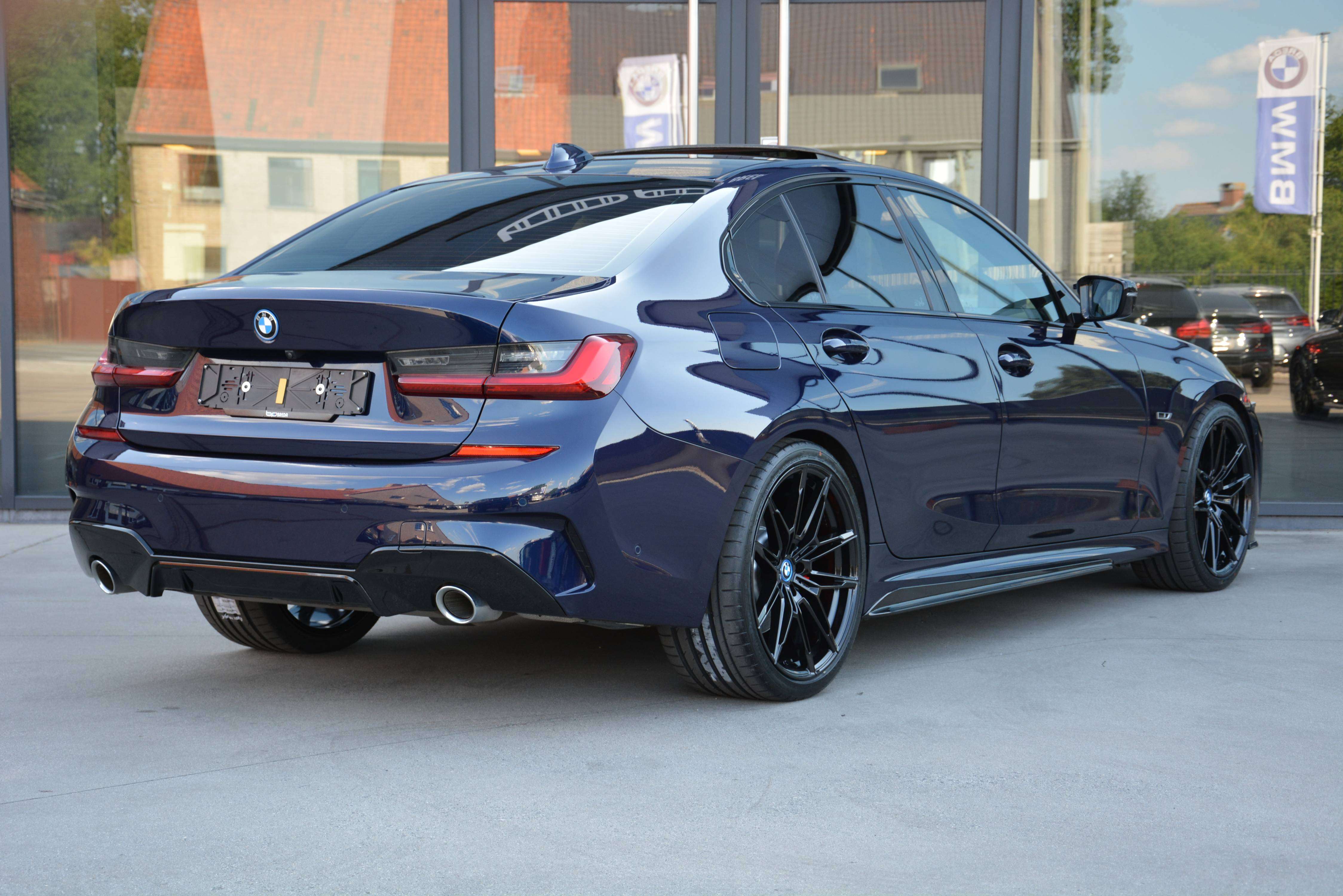 BMW 330 e M-Performance/Pano/ACC/HUD
