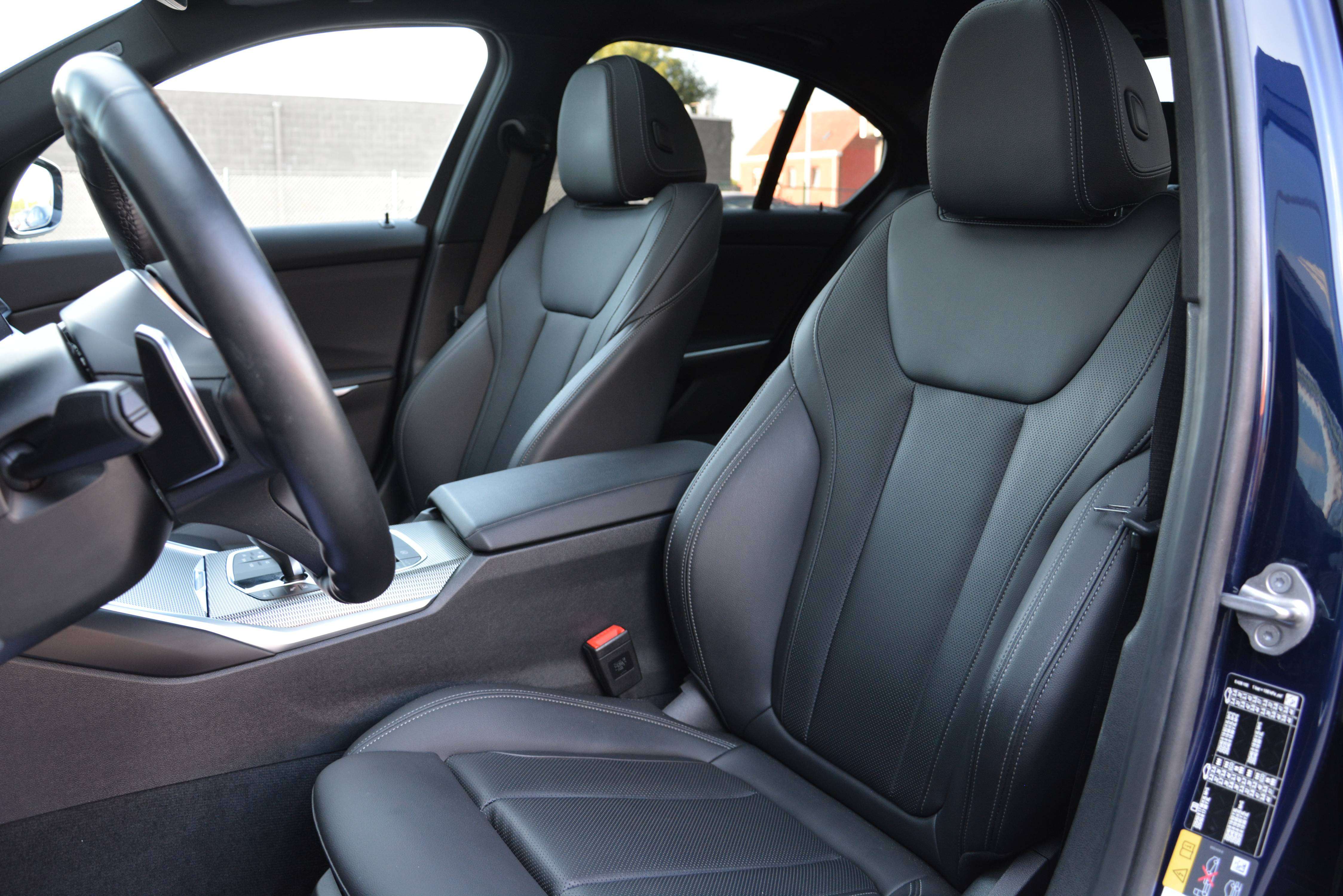 BMW 330 e M-Performance/Pano/ACC/HUD
