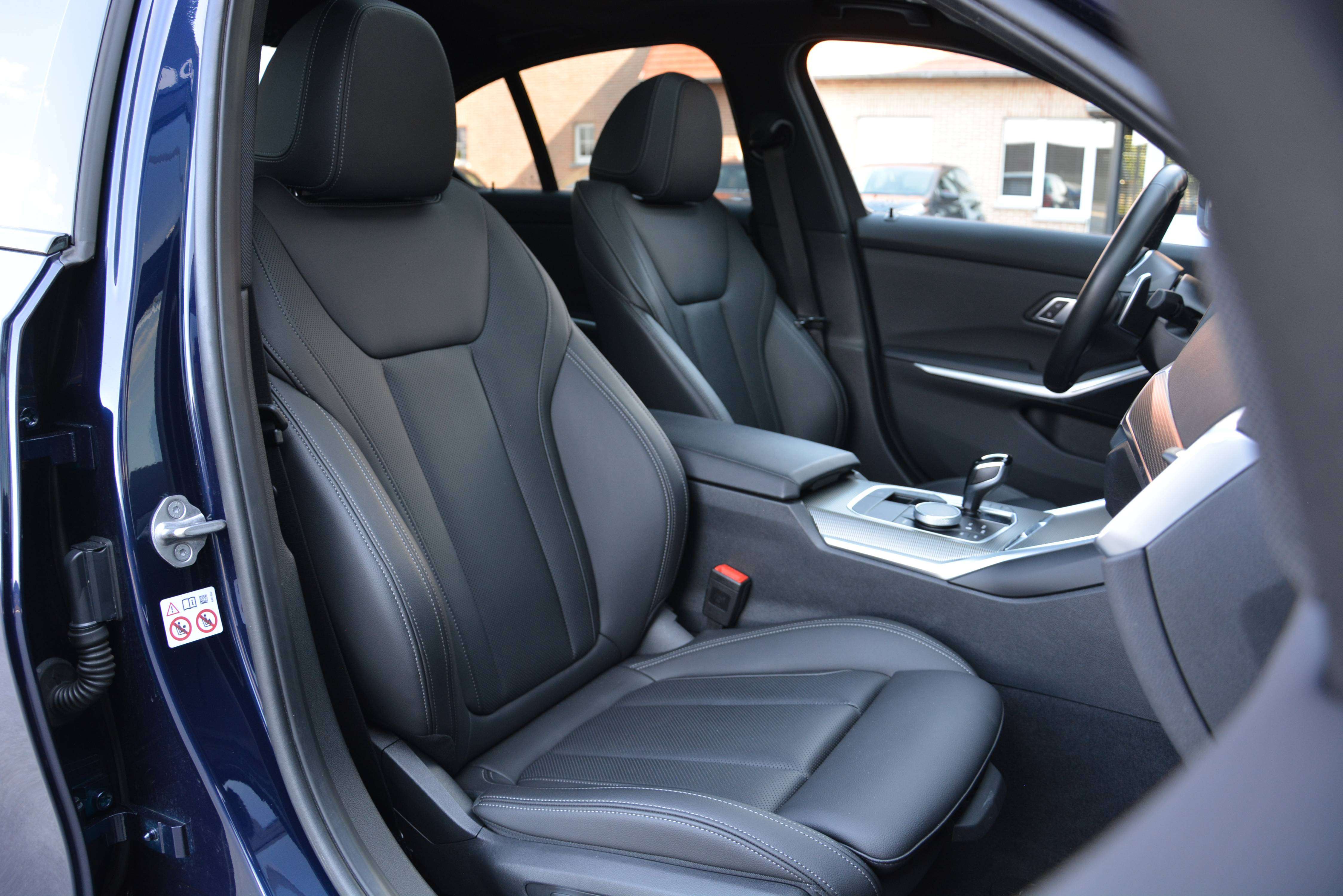 BMW 330 e M-Performance/Pano/ACC/HUD