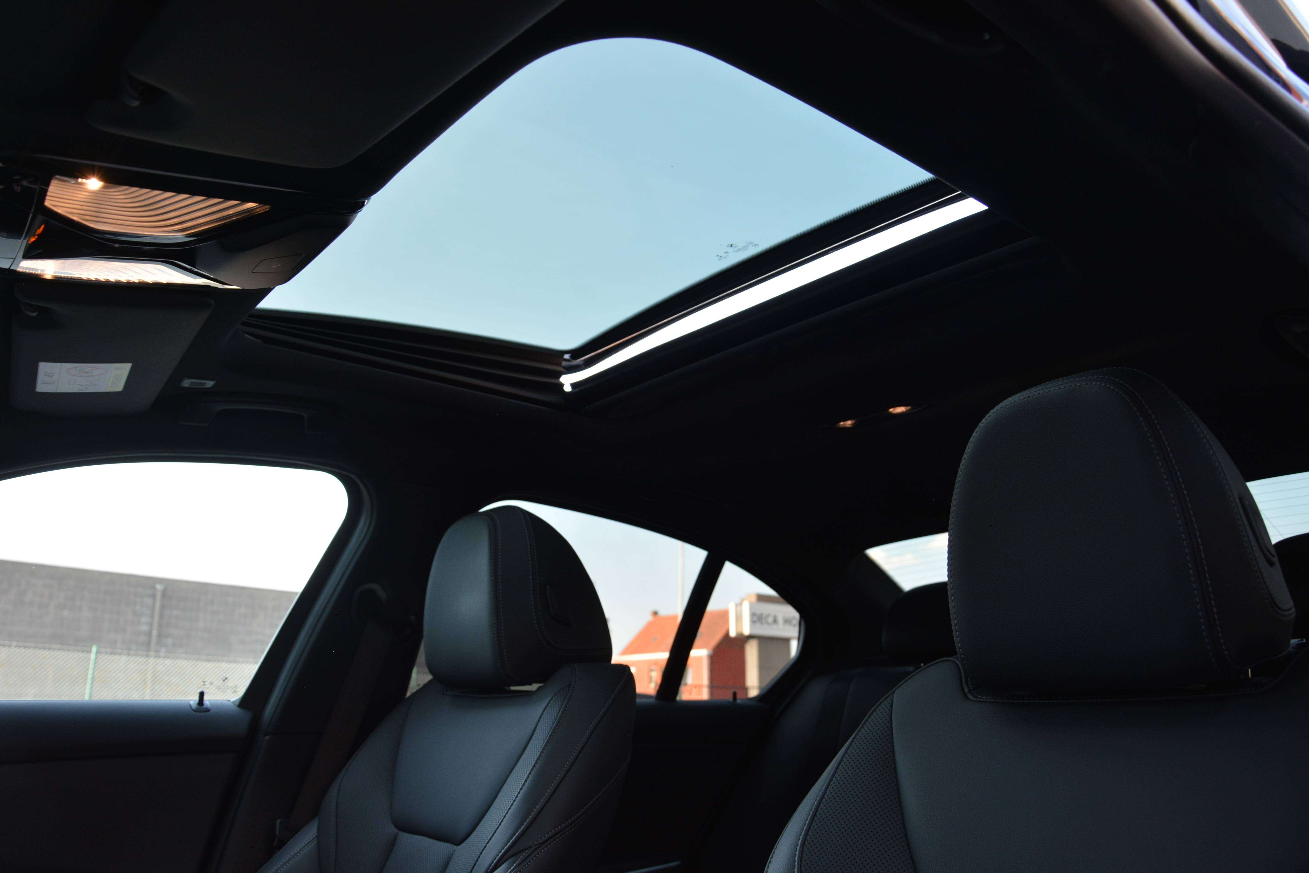 BMW 330 e M-Performance/Pano/ACC/HUD