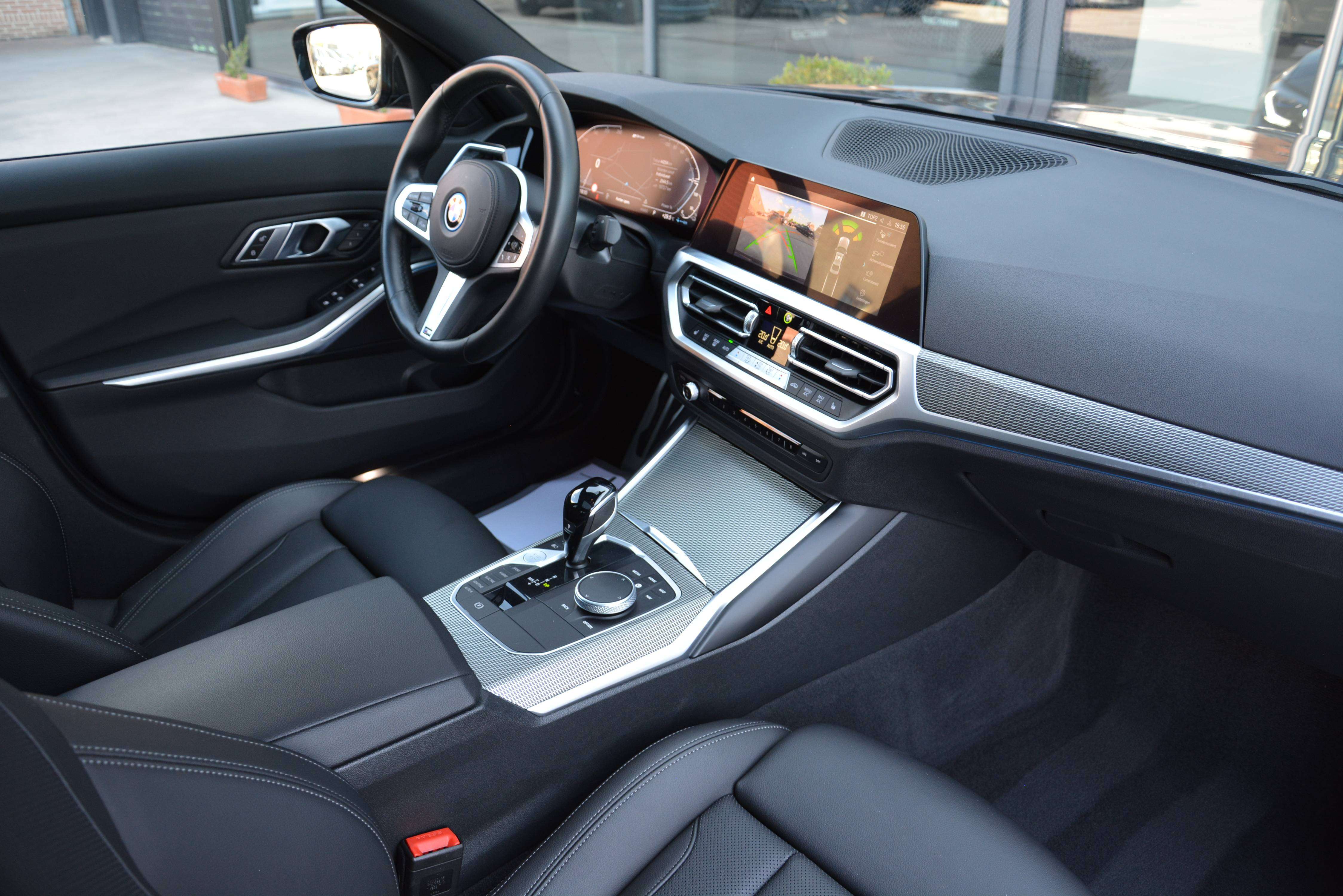 BMW 330 e M-Performance/Pano/ACC/HUD