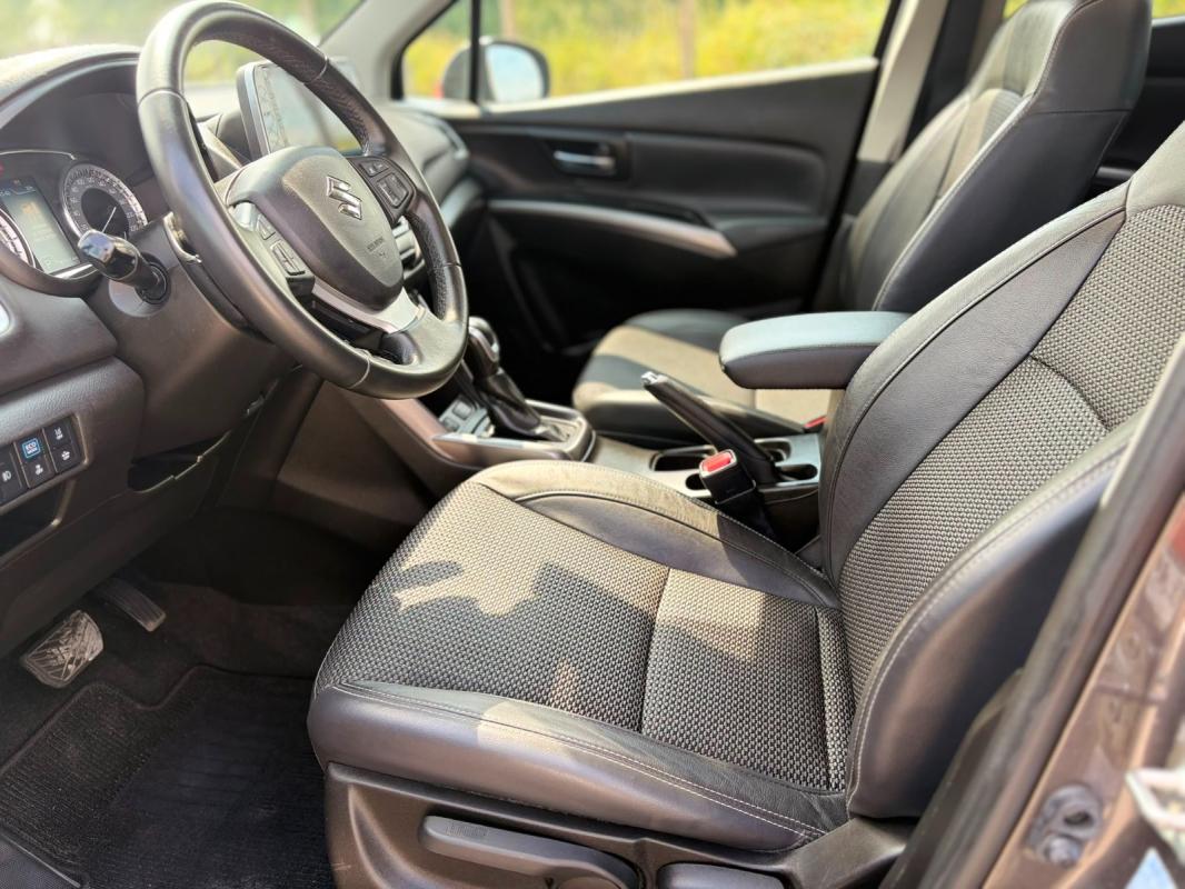 Suzuki S-Cross Comfort STYLE * SEMI CUIR TOIT OUVRANT FULL HYBRID GARANTIE 12MOIS