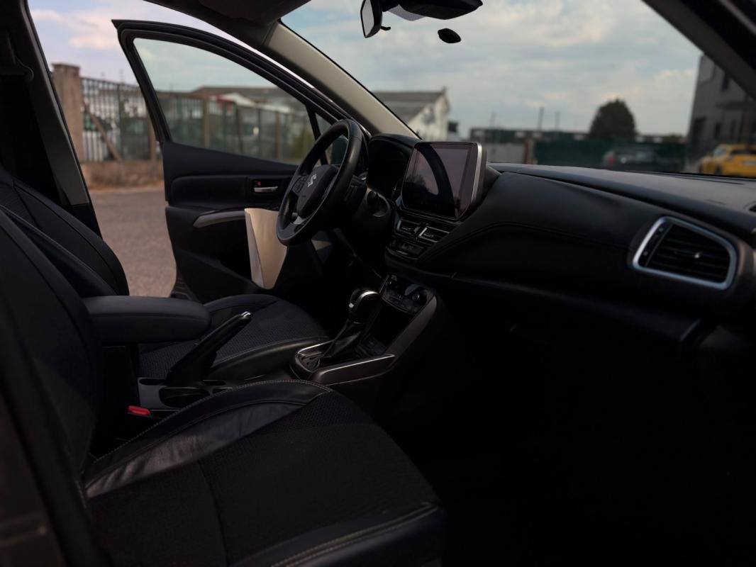 Suzuki S-Cross Comfort STYLE * SEMI CUIR TOIT OUVRANT FULL HYBRID GARANTIE 12MOIS