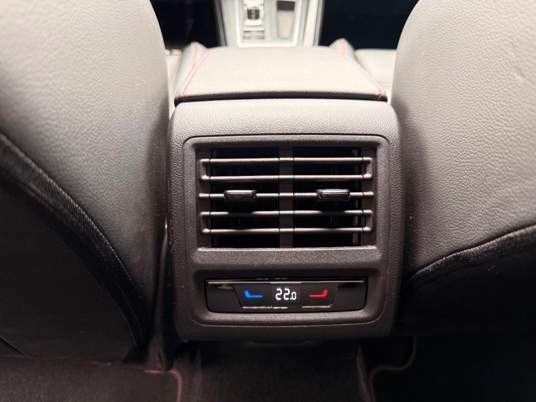 Volkswagen Golf 2.0 TSI 300 DSG7 GTI Clubsport/ Toit ouvrant / affichage tête haute Harman kardon