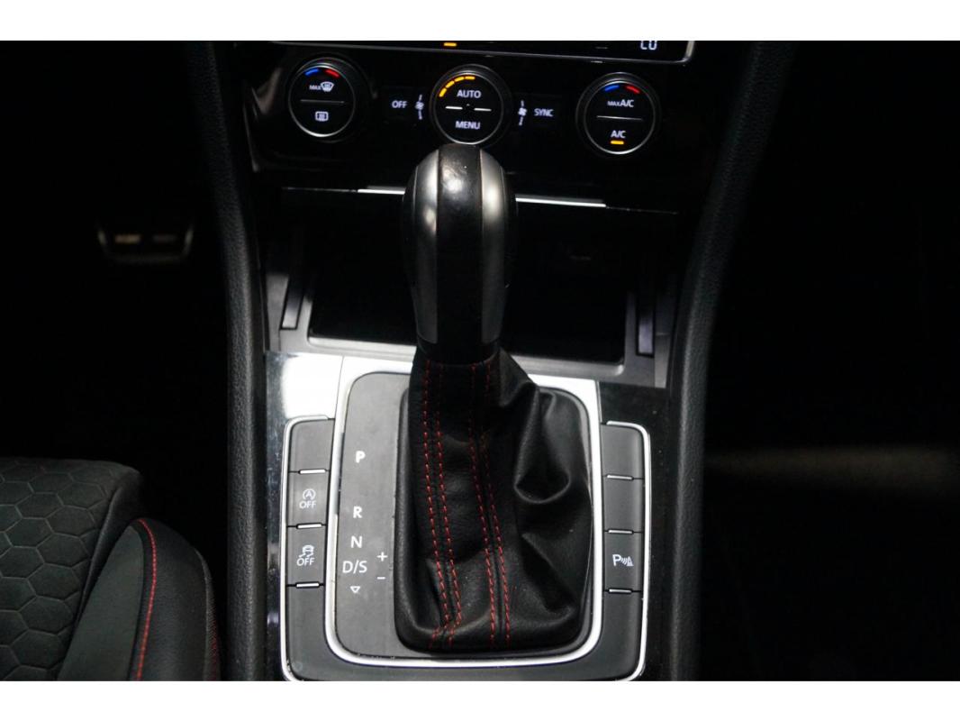 Volkswagen Golf 2.0 16V TSI - 245 BV DSG 7 VII BERLINE GTI Performance PHASE 2