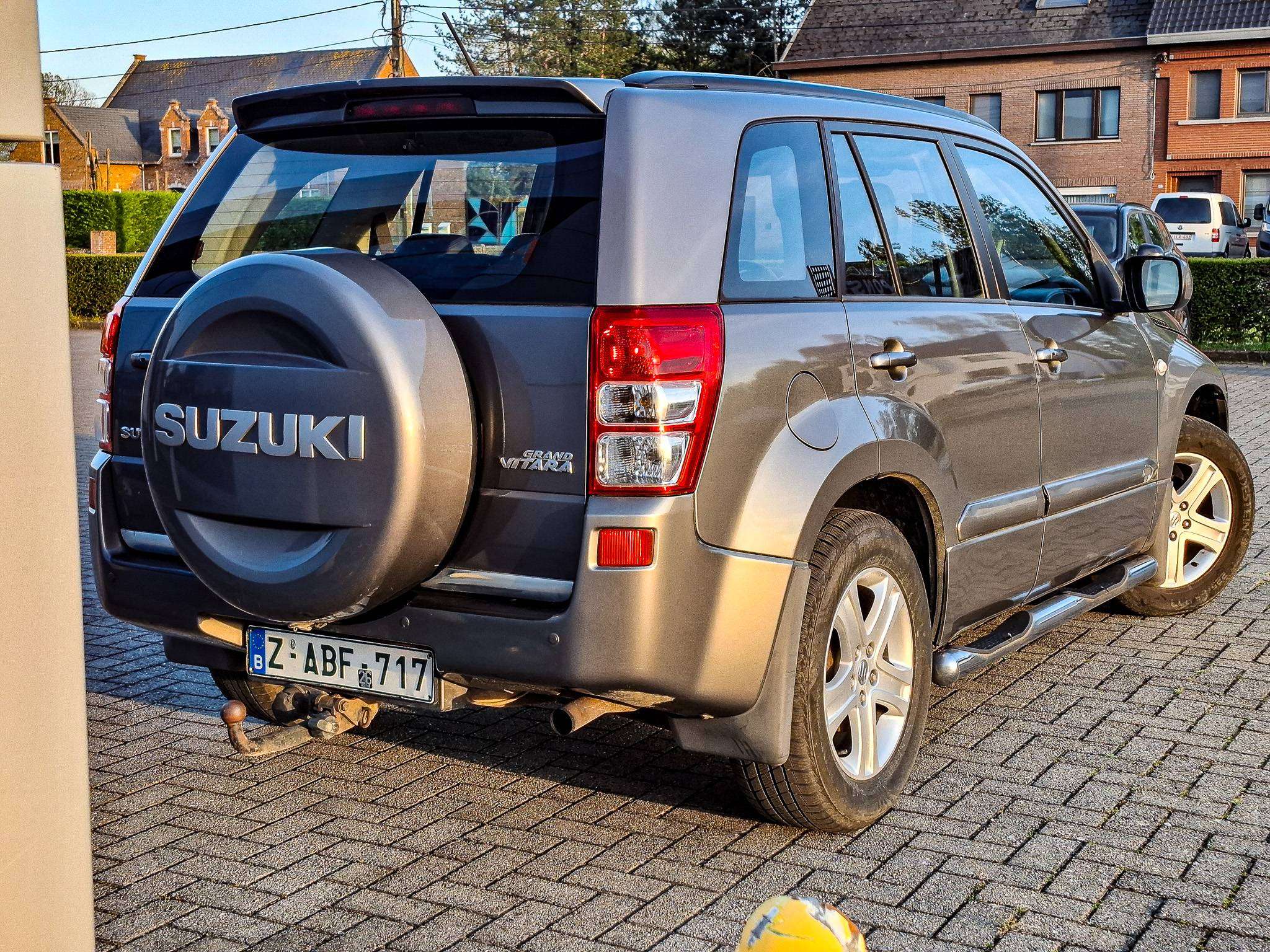 Suzuki Grand Vitara 2.0i JLX-E Benzine 4x4 Airco Trekhaak