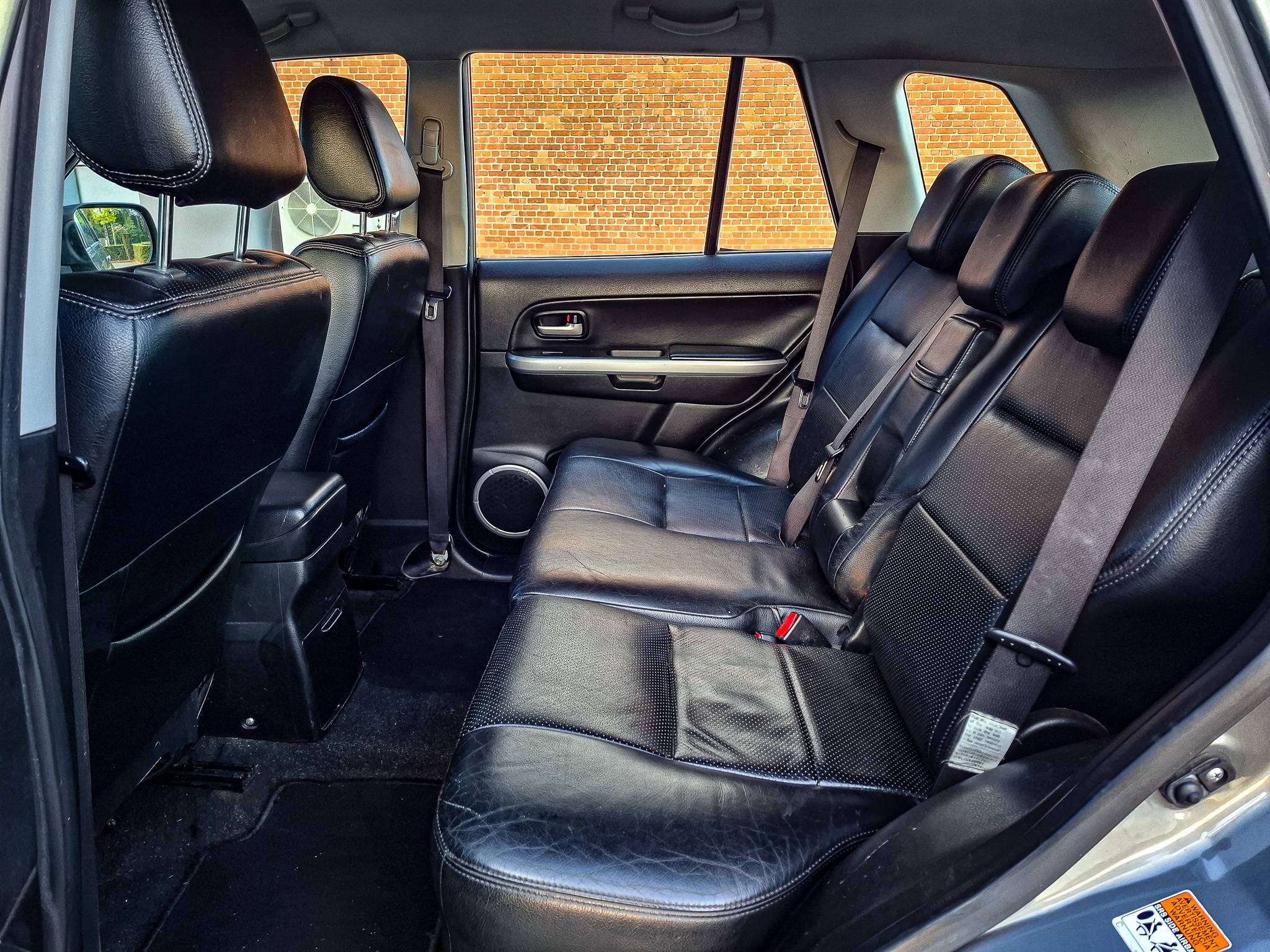 Suzuki Grand Vitara 2.0i JLX-E Benzine 4x4 Airco Trekhaak