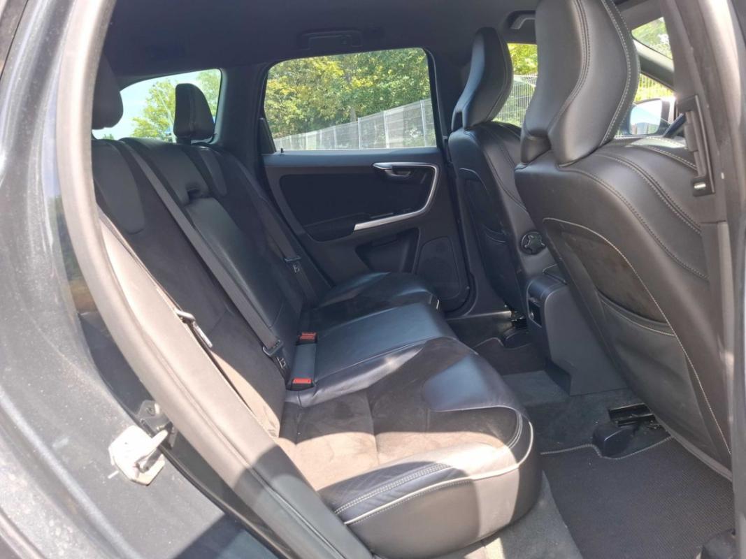 Volvo Xc60 D4 2.4 AWD 181 ch R-Design Geartronic
