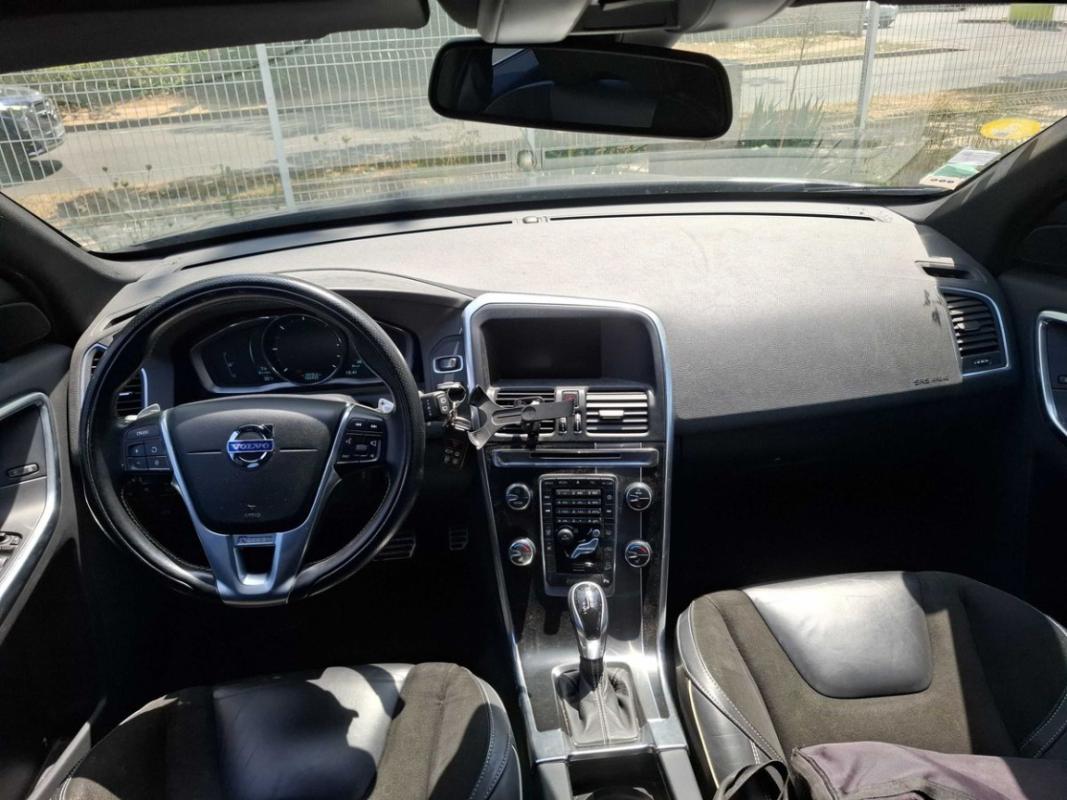 Volvo Xc60 D4 2.4 AWD 181 ch R-Design Geartronic