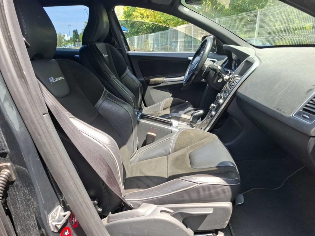 Volvo Xc60 D4 2.4 AWD 181 ch R-Design Geartronic