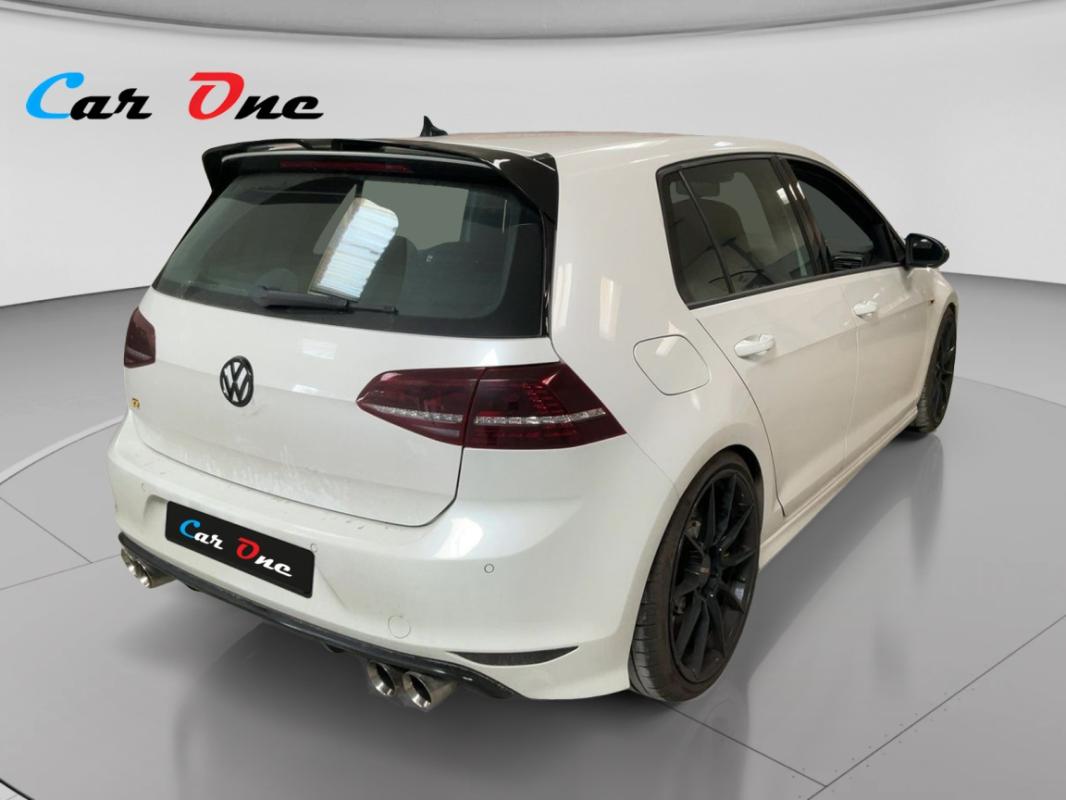 Volkswagen Golf R 2.0 TSI 300 BlueMotion Technology 4Motion