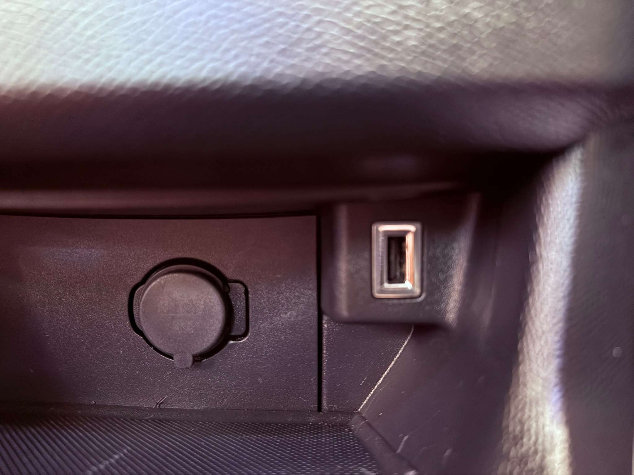 Peugeot 308 308 SW 1.2 PureTech Allure GPS Xénon Caméra Toit Pano CarPlay Att remorque