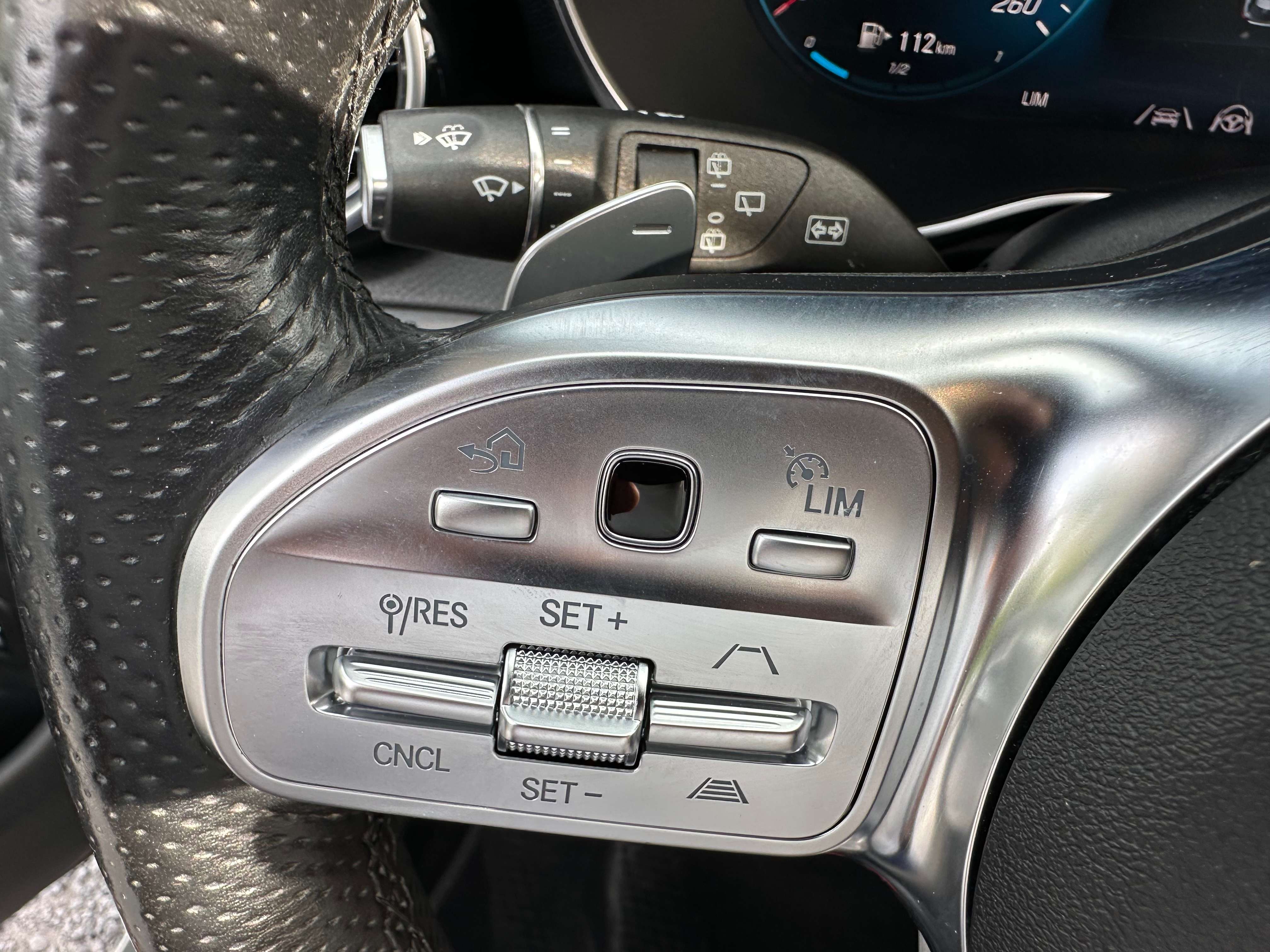 Mercedes-Benz GLC 200 2.0 4MATIC*FACELIFT*PACK AMG*PANO*FULL OPTIONS*BURMESTER*CAM 360°*AMBIENT LIGHT*1ER PROP*