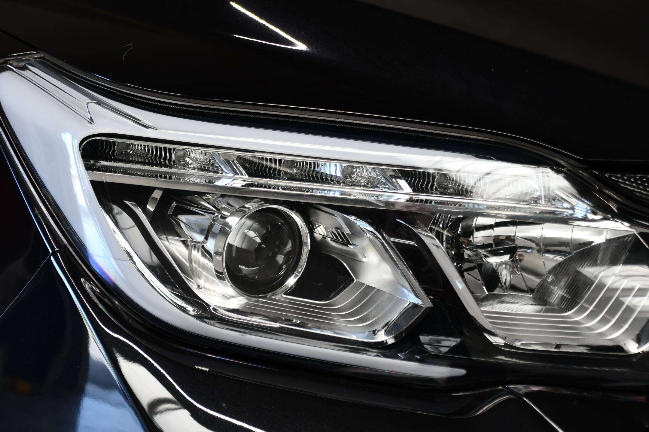 SsangYong Musso 2.2 Turbo e-Xdi - 4WD - Carplay - Zetelkoeling - Camera - DAB