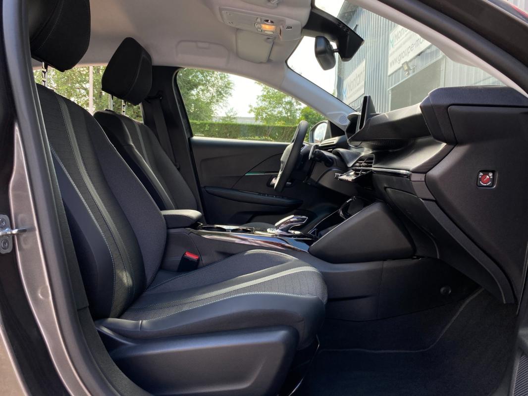 Peugeot 208 PureTech 100 SS EAT8 Allure Pack- Entretien Peugeot - Vidange OK