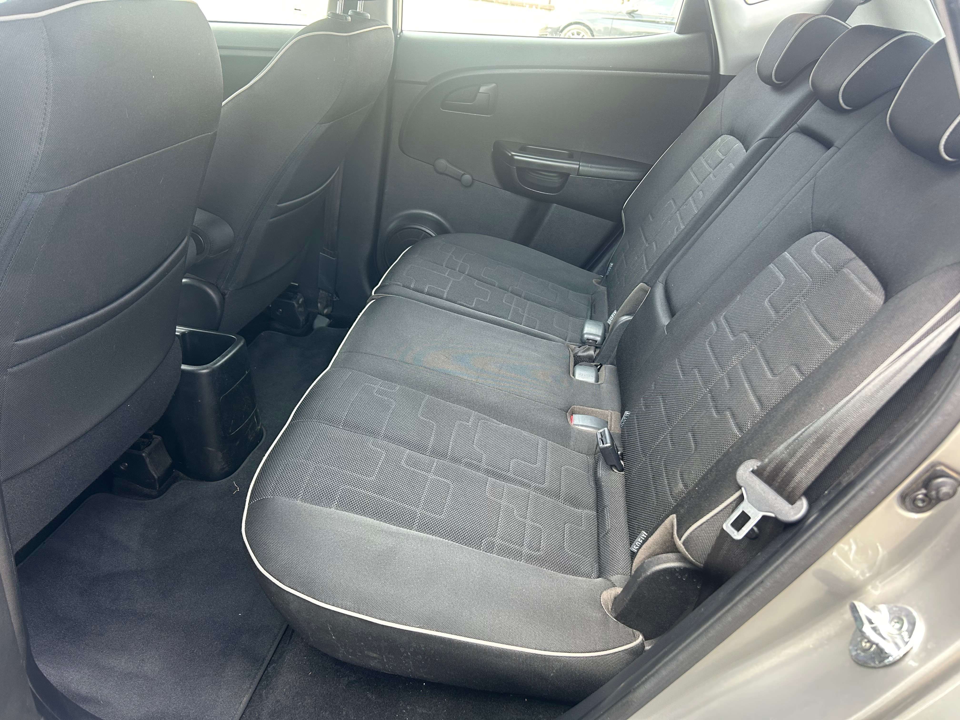 Kia Venga 1.4 CRDi Mind ISG EcoDynamics avec carnet d'entretien complet *** CLIM AUTO ***