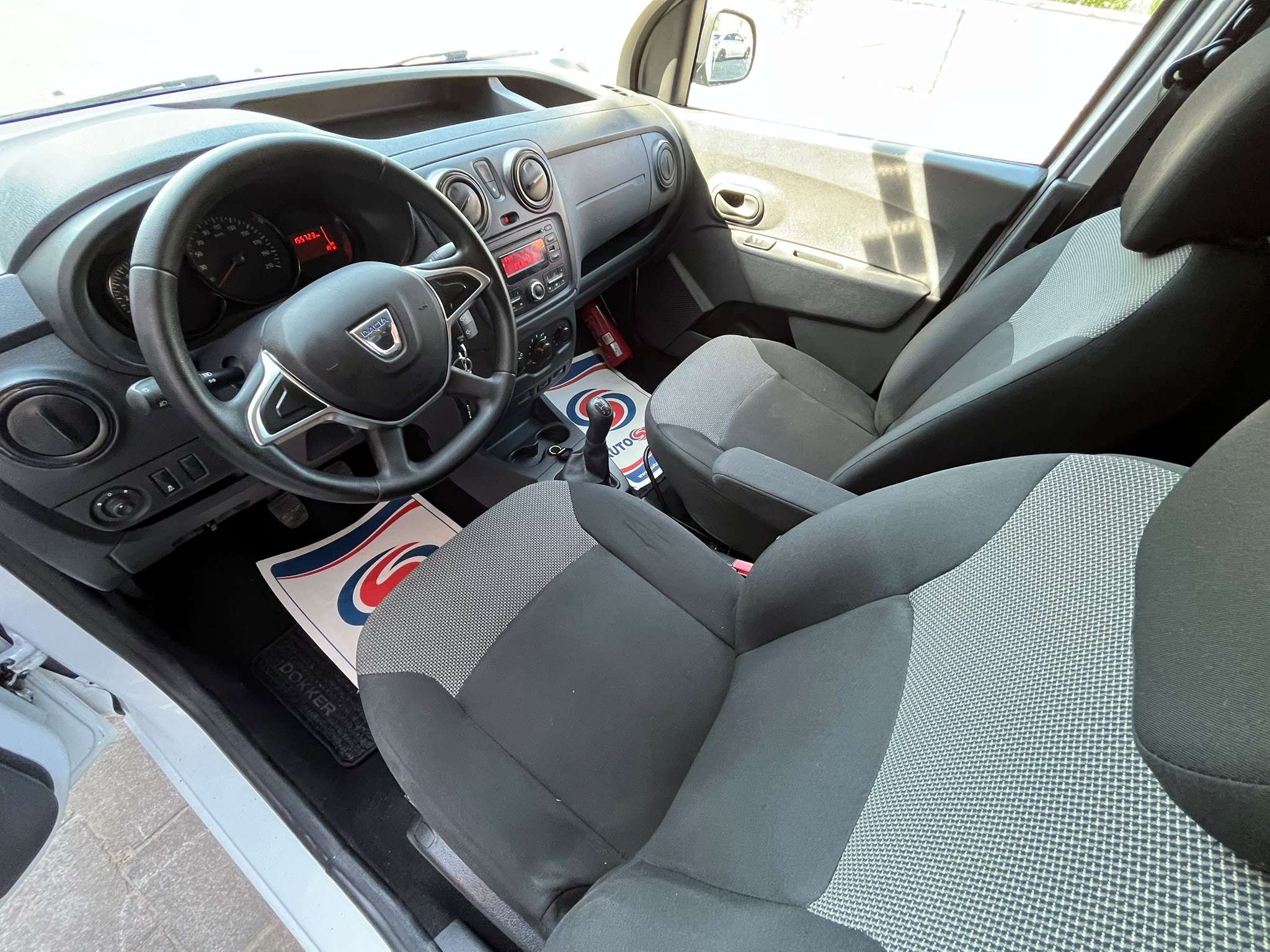 Dacia Dokker Van UTILITAIRE 1.6i SCe EURO6C 1ER PROPRIO *** CAPTEURS/BLUETOOTH ***